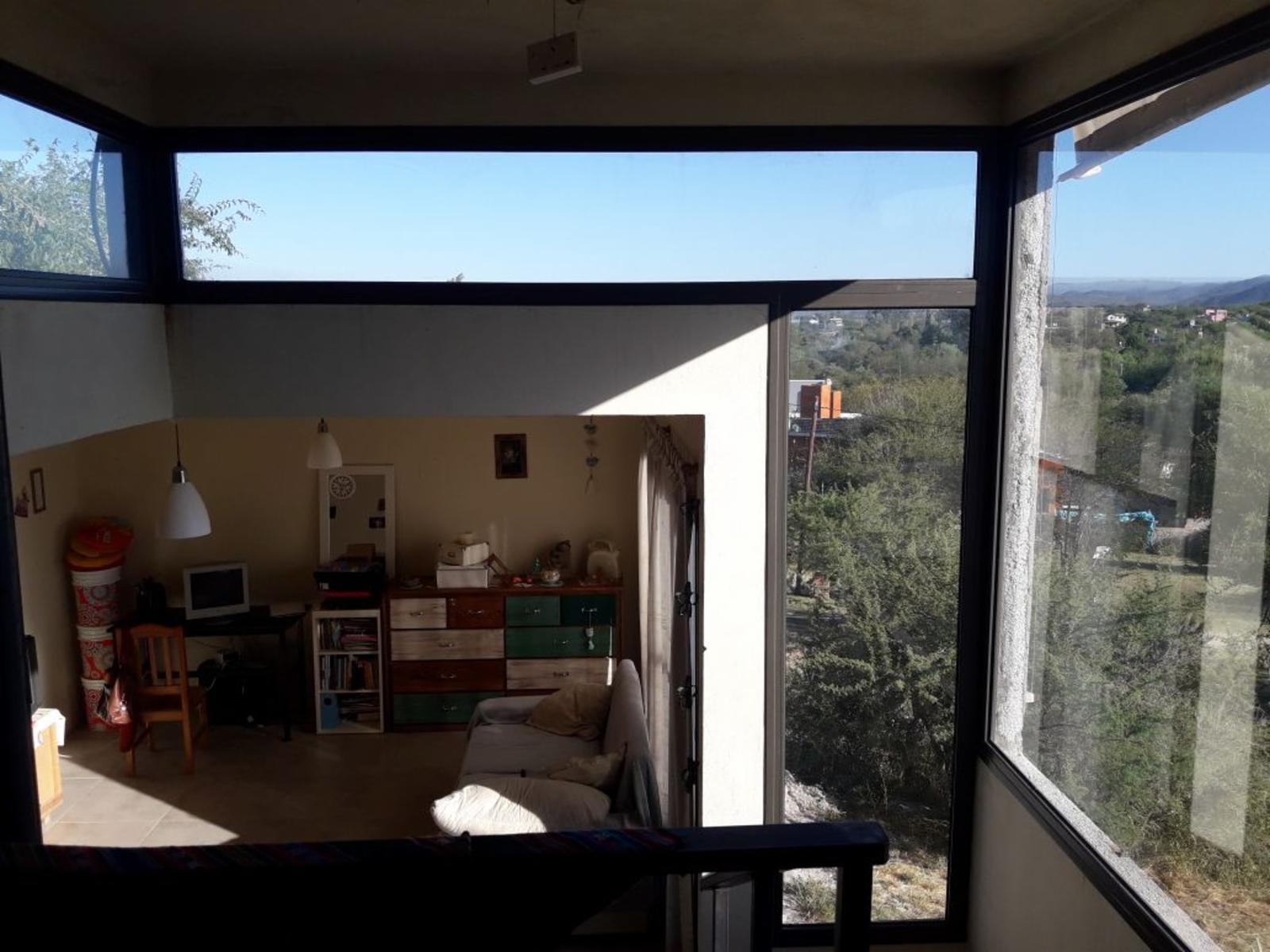 SE VENDE EXCELENTE PROPIEDAD EN LOS AROMOS