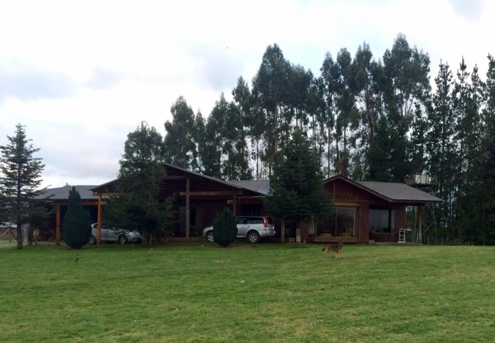 SE VENDE hermosa Propiedad con 10.000 m2 de terreno, en el sector Cuyan.
