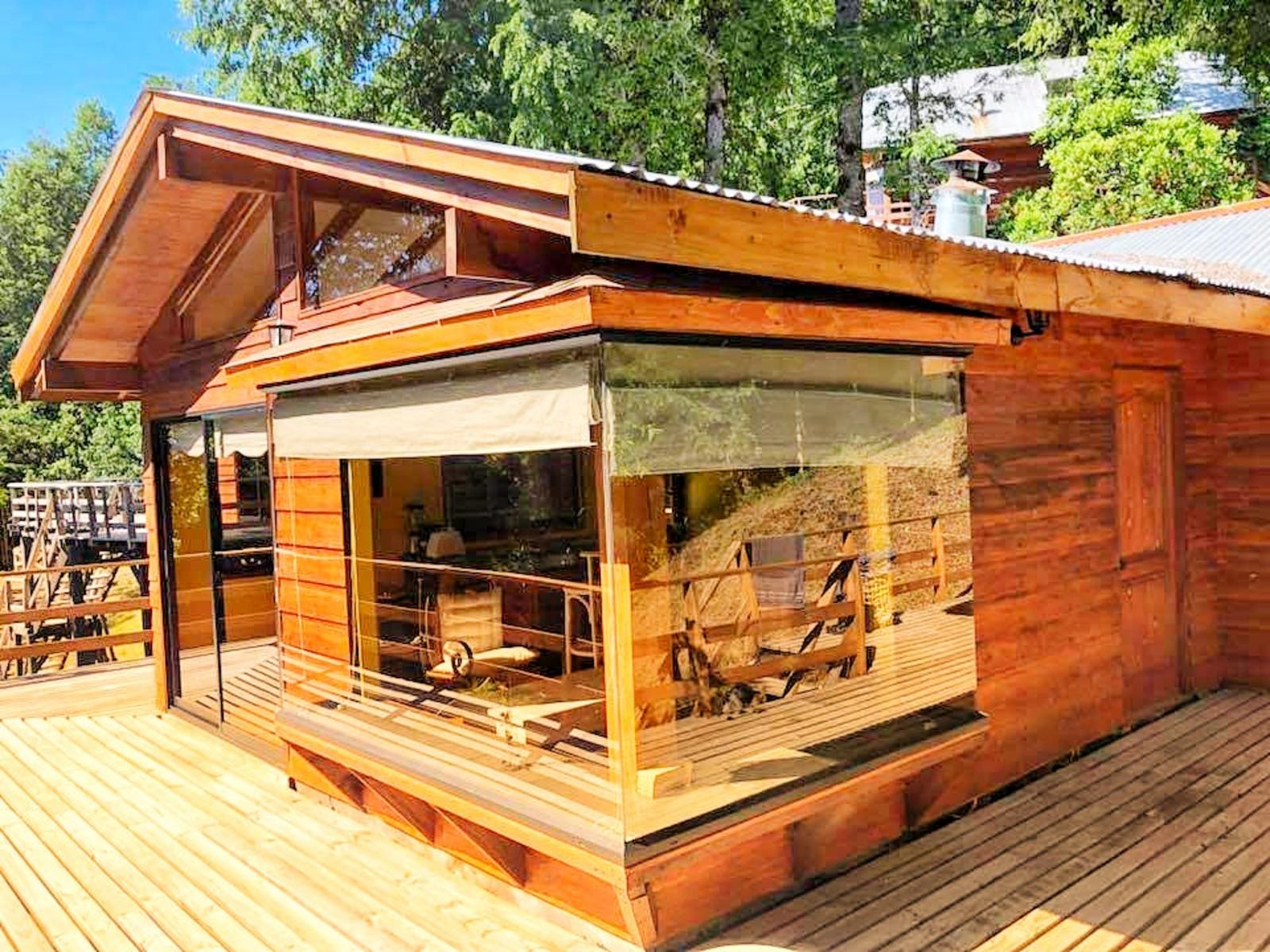 AQUÍ Tu Propiedad VENDE terreno con 3 cabañas equipadas.