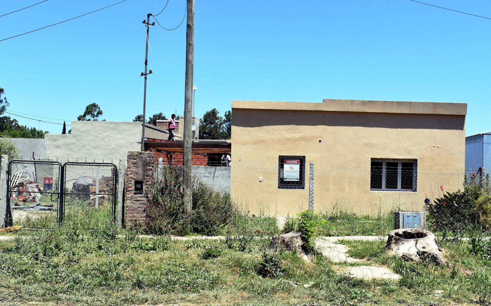 OPORTUNIDAD - RETASADA. Casa en Mercedes Buenos Aires - Calle 50 e/ 7 y 9- Dólares 33000