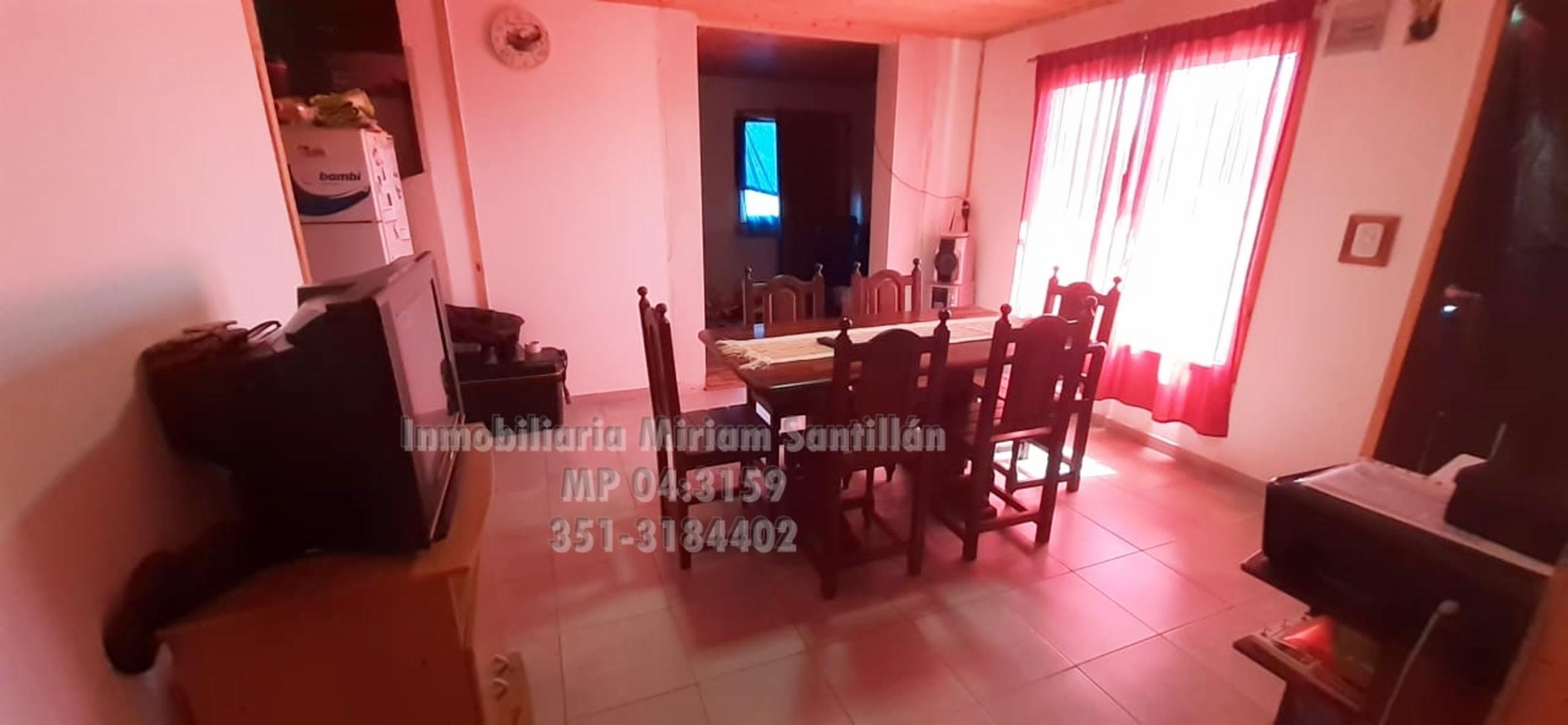 Las Varillas - Casa   prefabricada   totalmente revocada - refaccionada- ladrillos  de 20