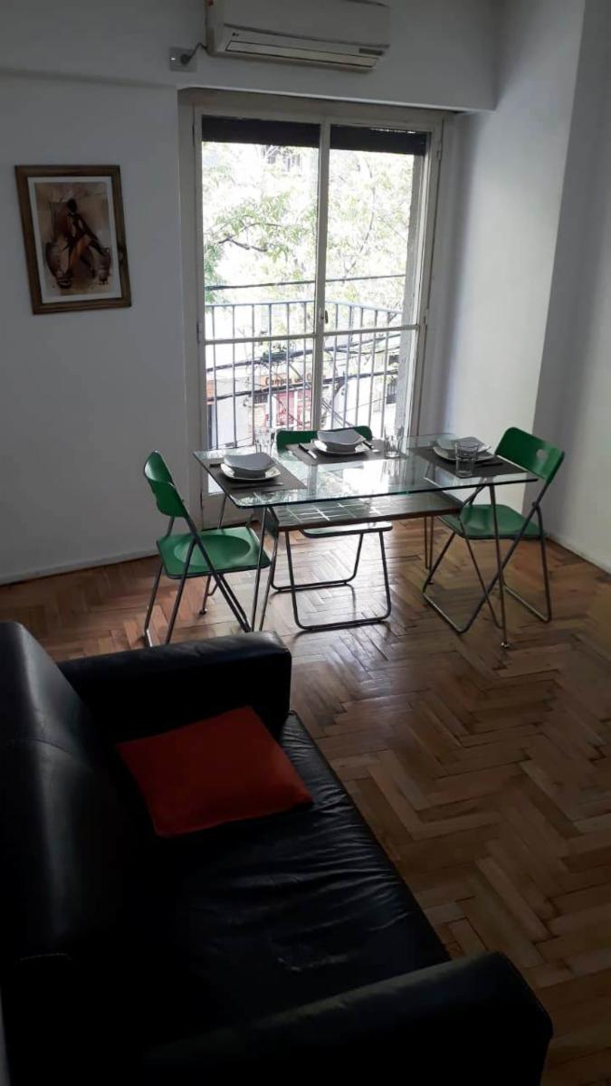 Vendo en Recoleta. 3 Ambientes. Balcón al frente