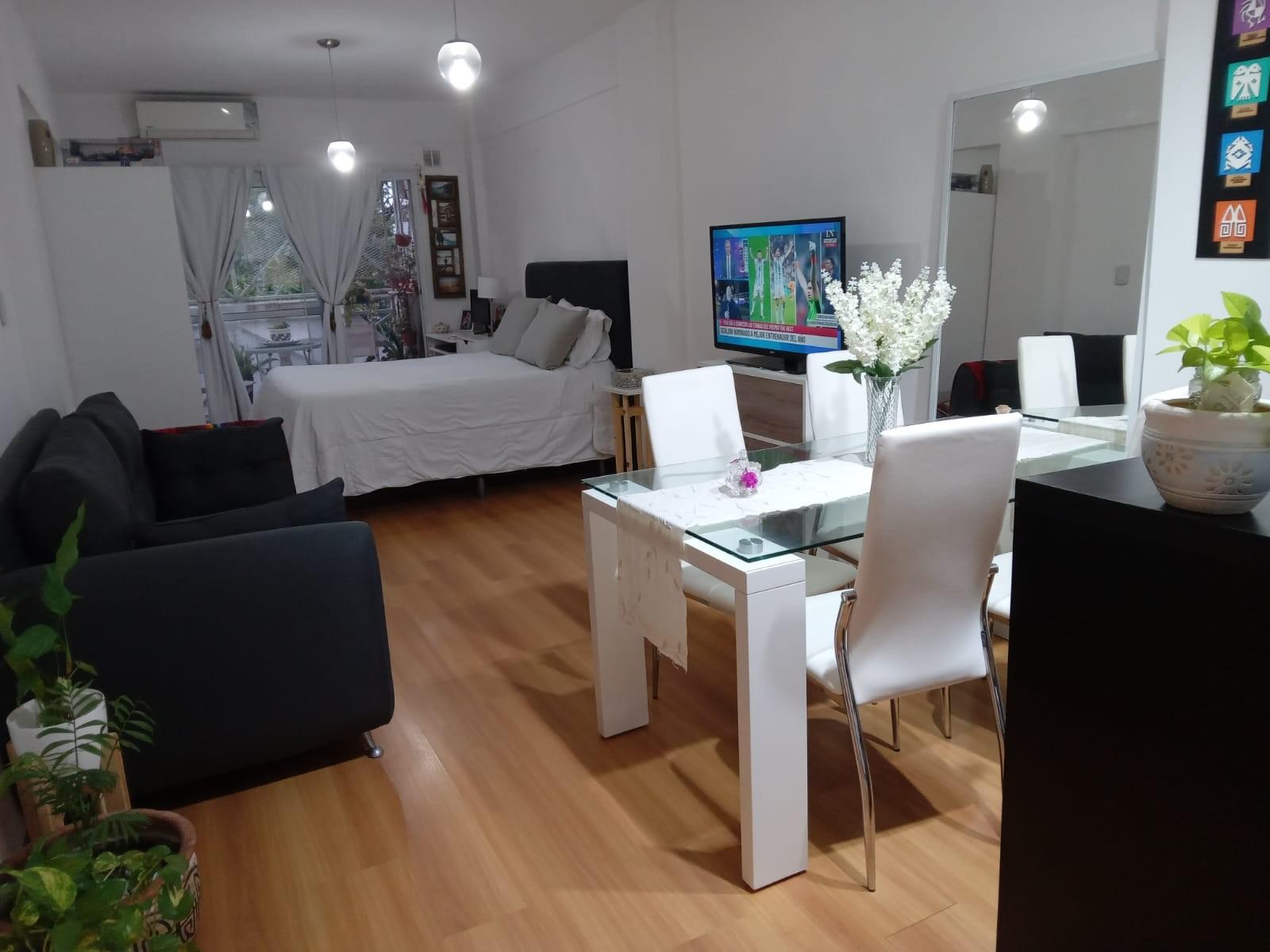 AGRONOMIA semipiso impecable con balcon