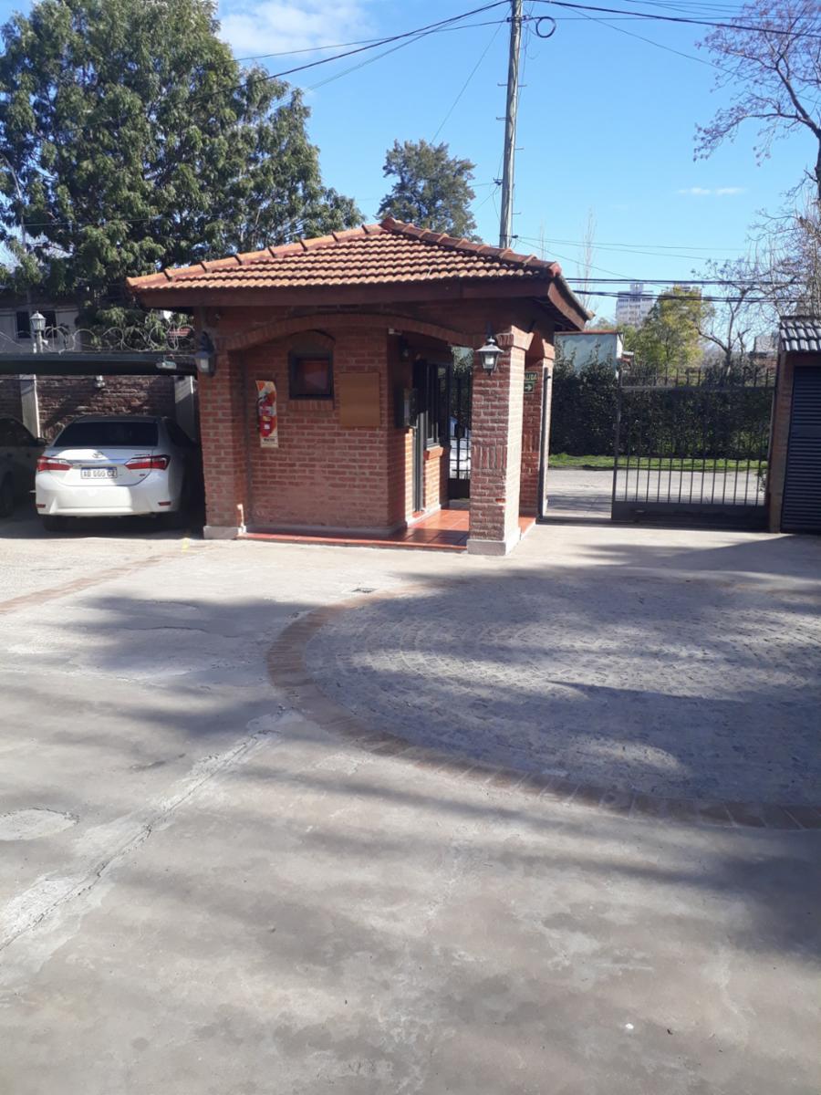 Impecable Triplex En Barrio Cerrado