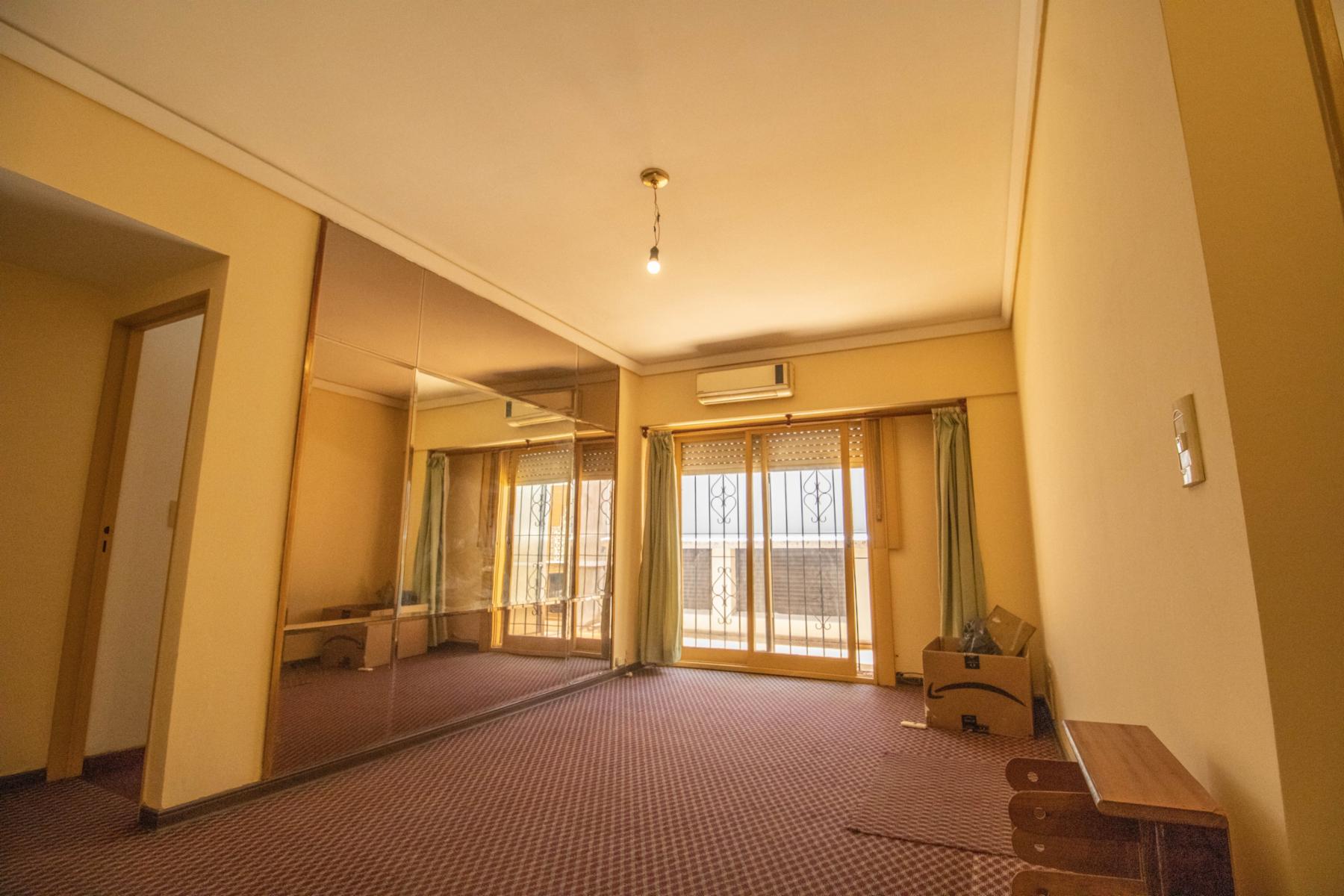 Semipiso 3 Ambientes de época - Patios - Caballito