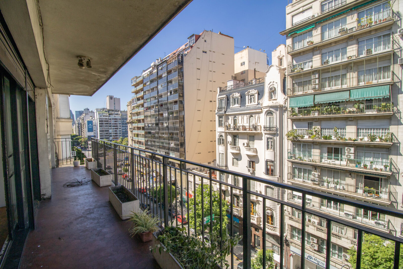 BAJÓ DE PRECIO Departamento Semipiso 4 Ambientes con Balcón corrido y Dependencia - Luminoso - 127m² - Apto profesional - Retiro