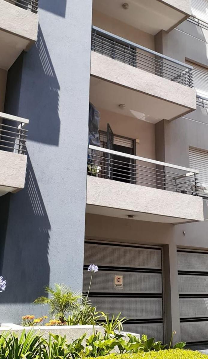 Departartamento en venta muy buen estado