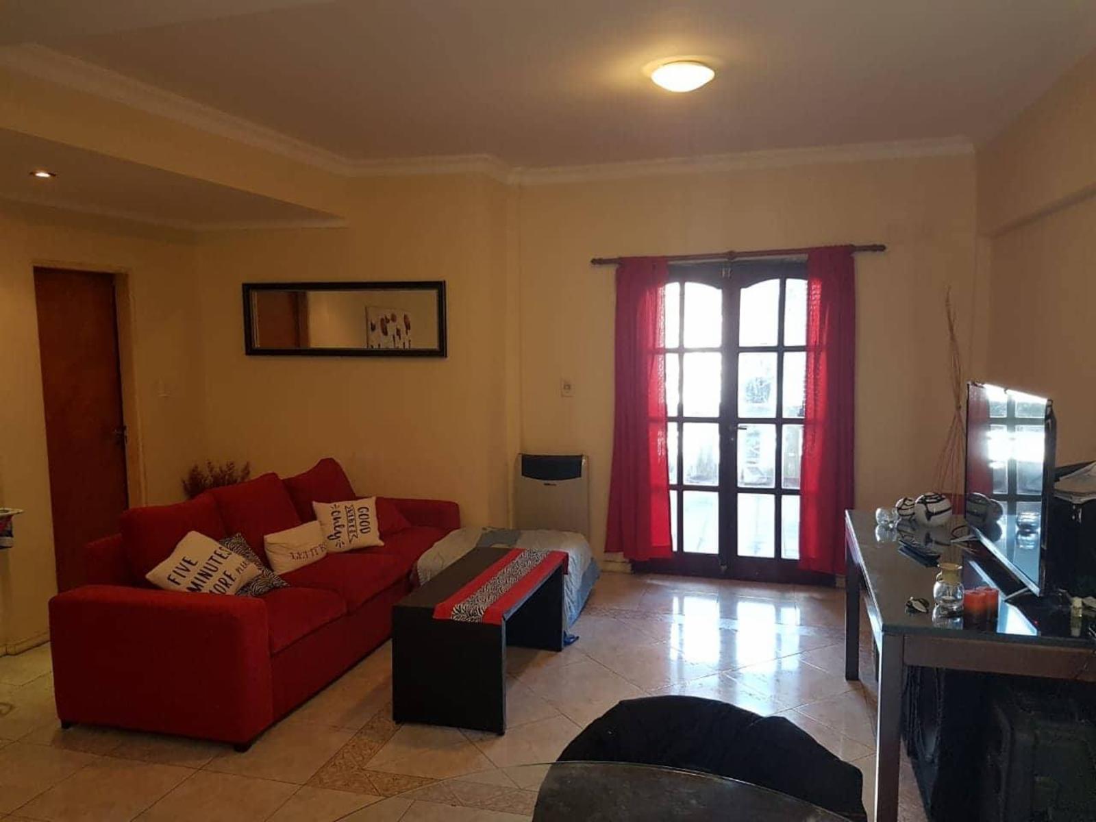 Departamento 2 dormitorios, con cochera