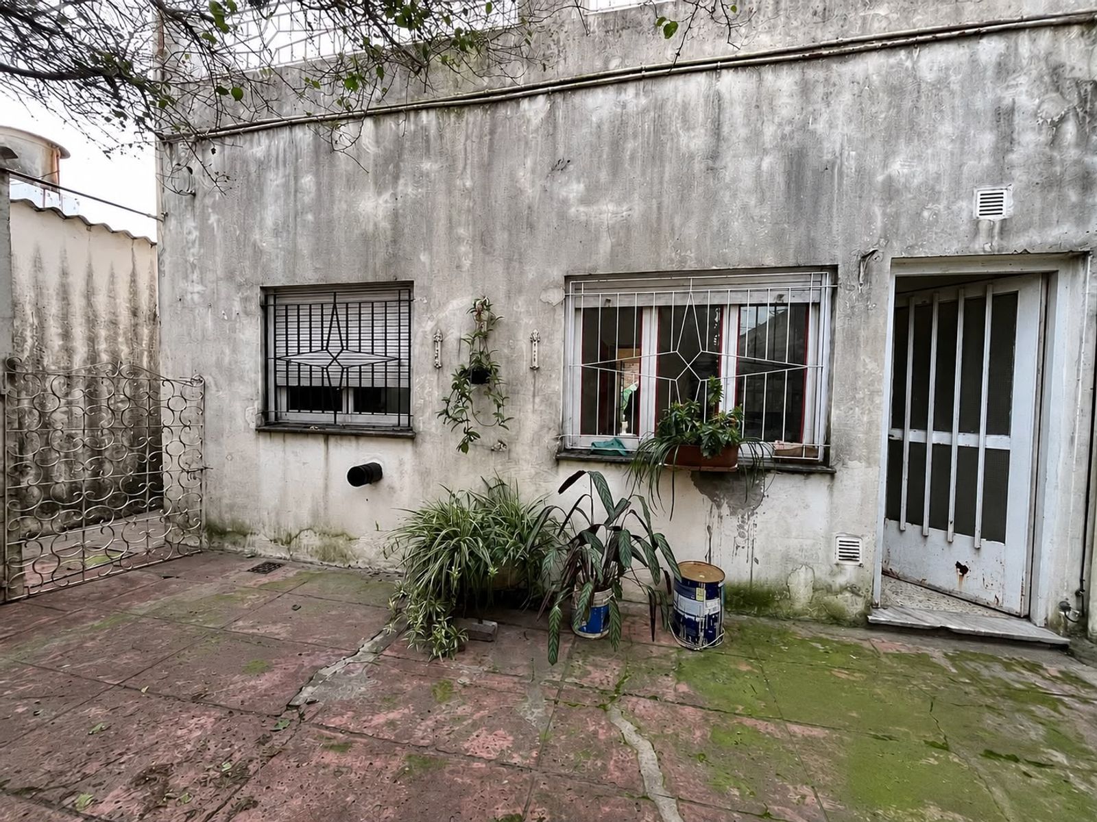 CASA 3 AMBIENTES CON PATIO