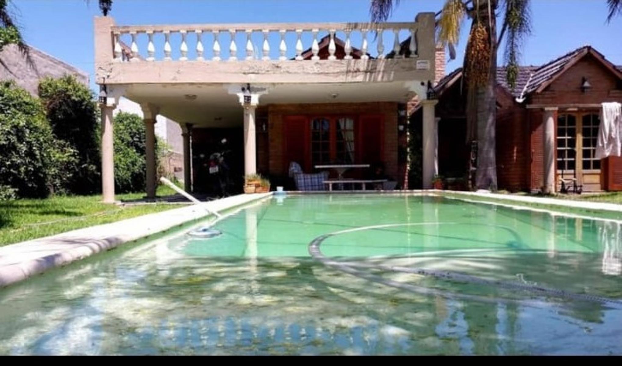 EN VENTA amplia propiedad