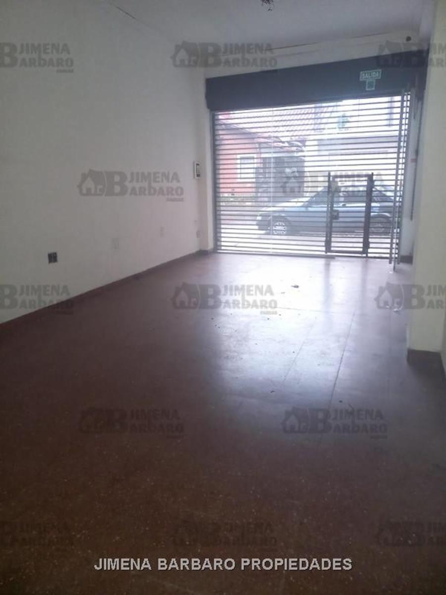 BARBARO ALQUILA LOCAL EN SAN MARTIN CENTRO