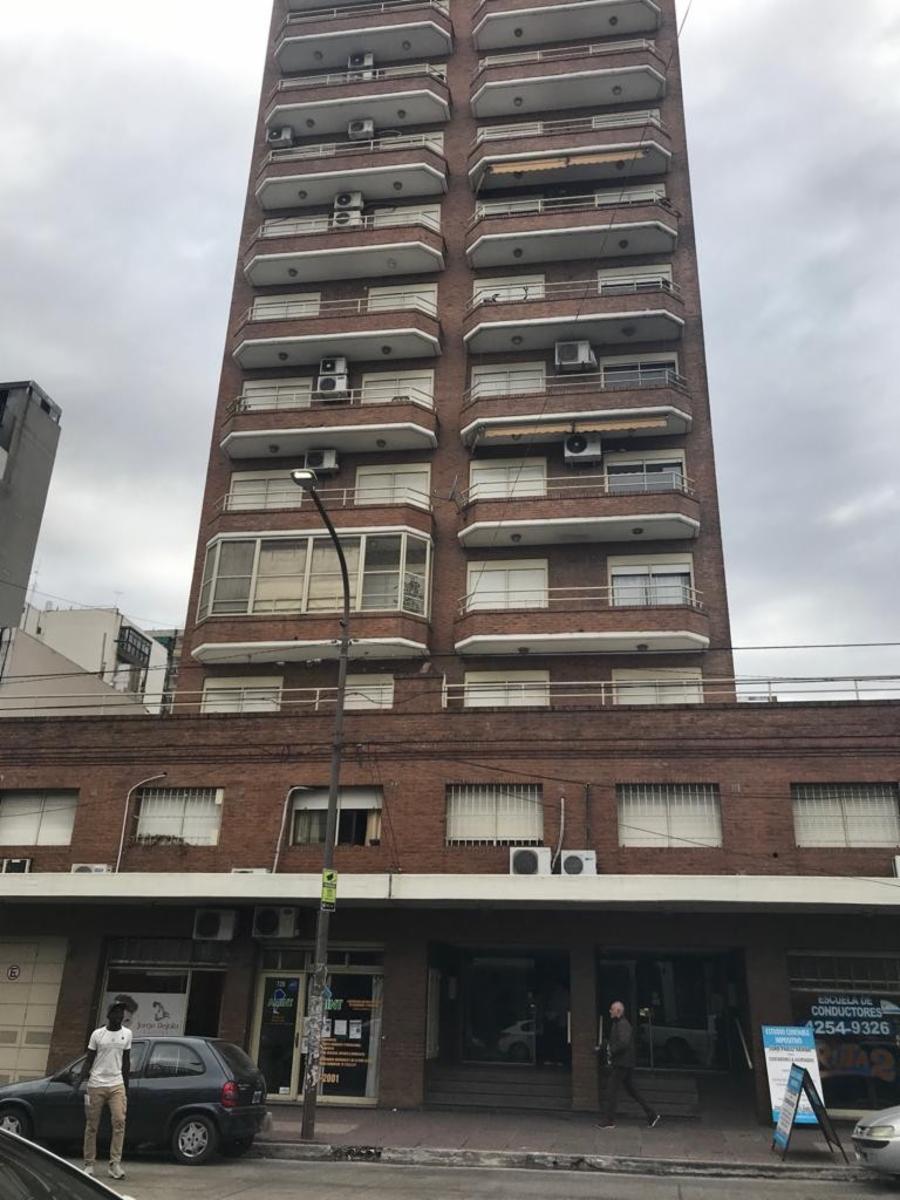 LIQUIDO X VIAJE - DEPTO 3 AMB BCON AL FRENTE- A 1 CUADRA EST QUILMES