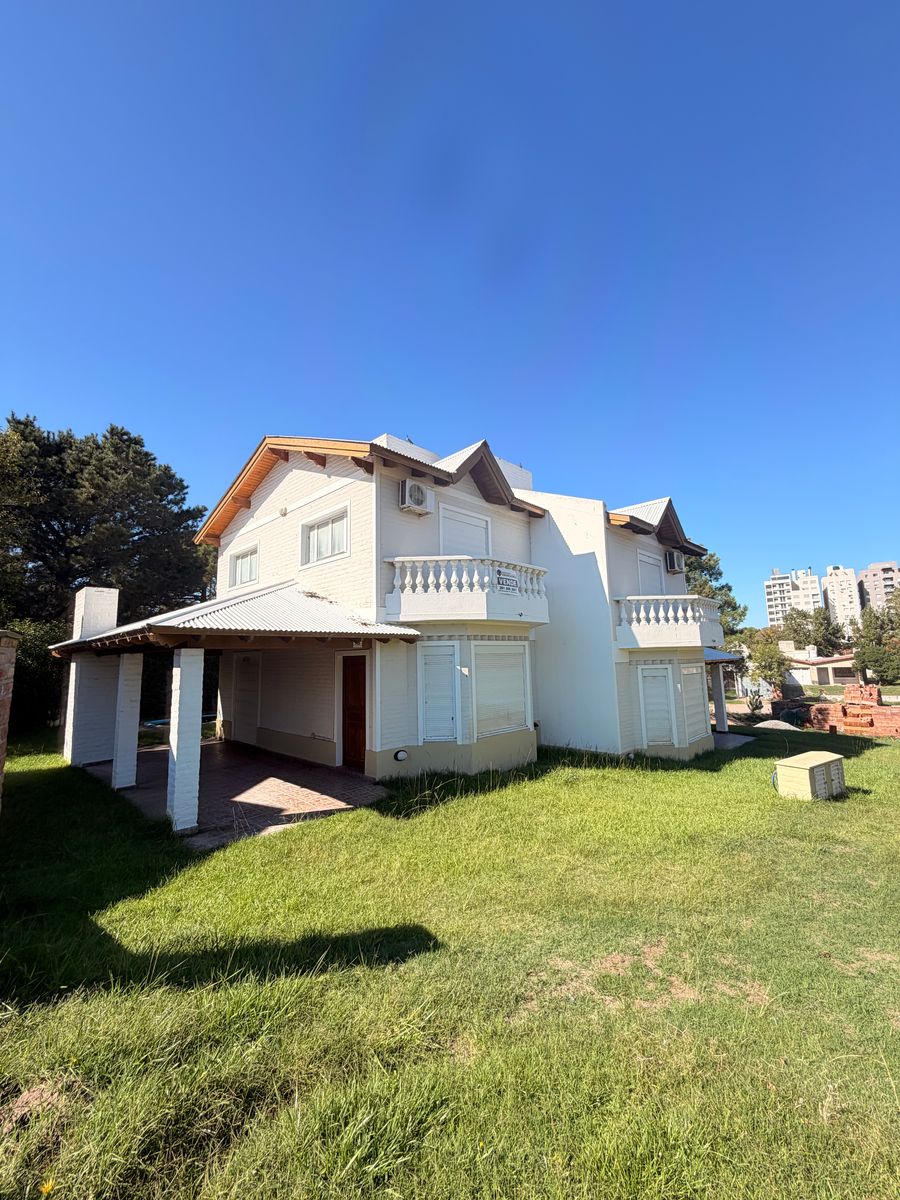 EXCLENTES DUPLEX CON PILETA EN MONTE DEL ESTE