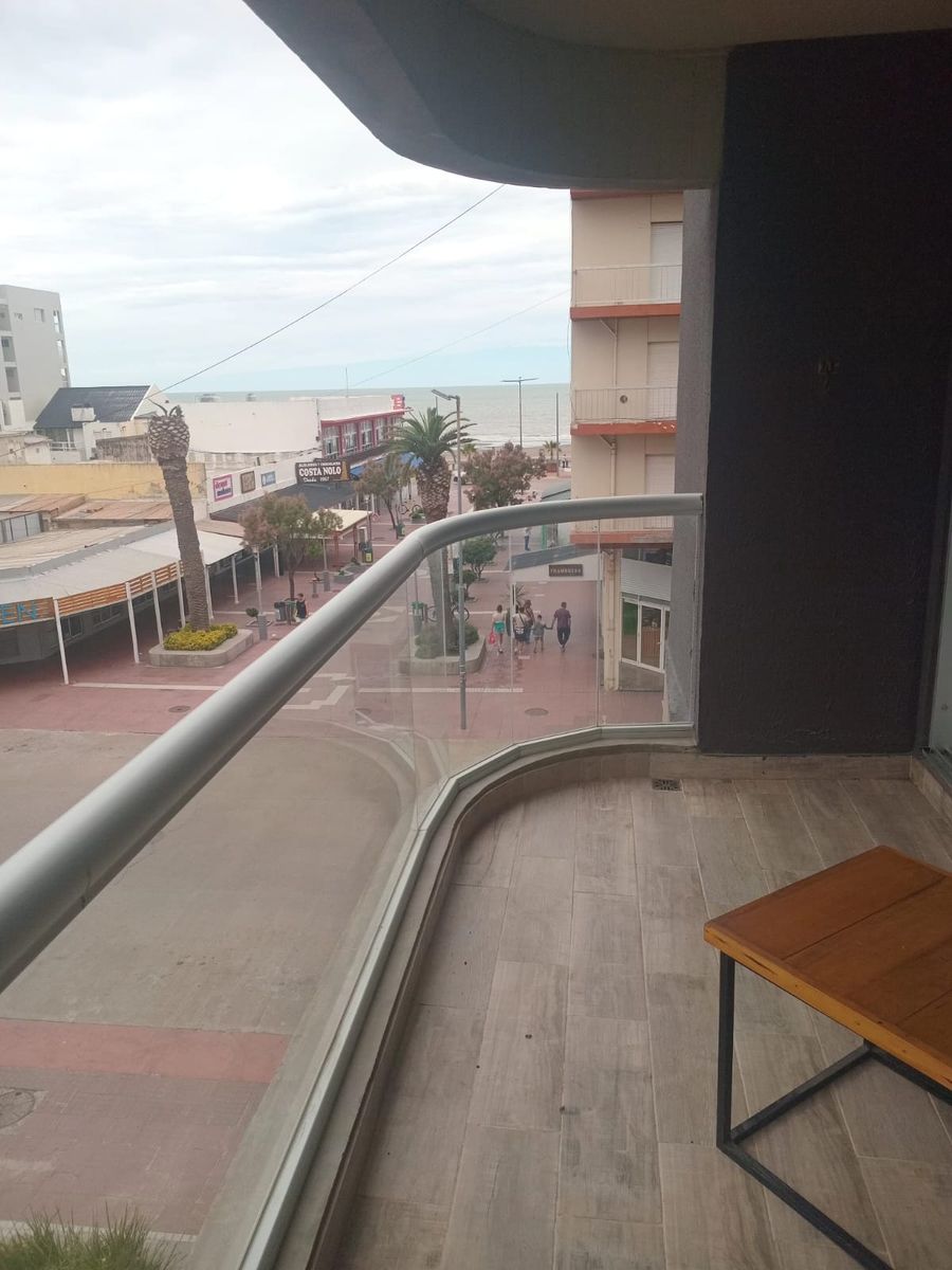 DEPARTAMENTO CENTRICO A PASOS DEL MAR