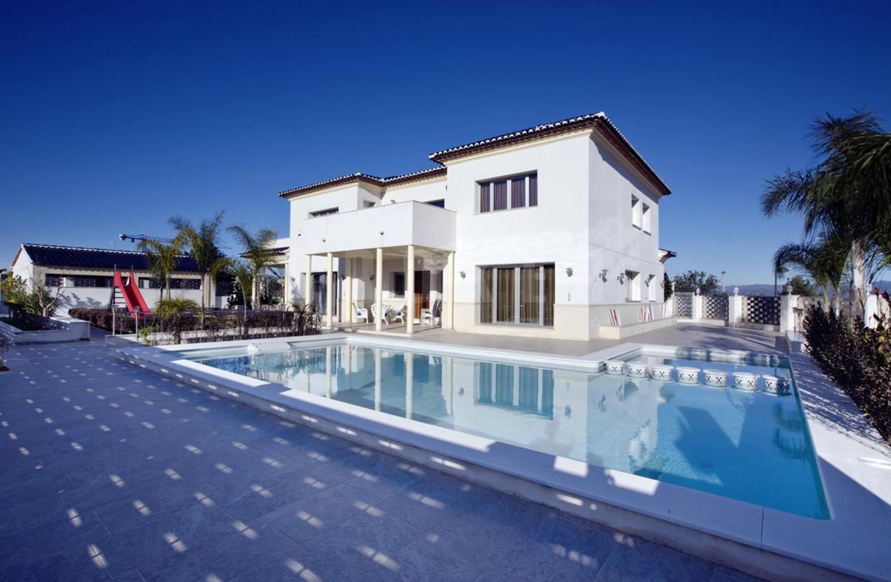 VILLA EN ALQUILER EN URB. TORRE EN CONILL