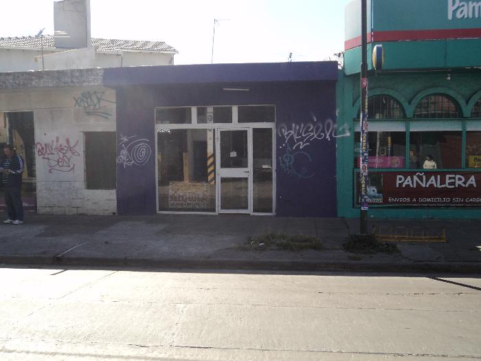 ALQUILO LOCAL S/AVENIDA