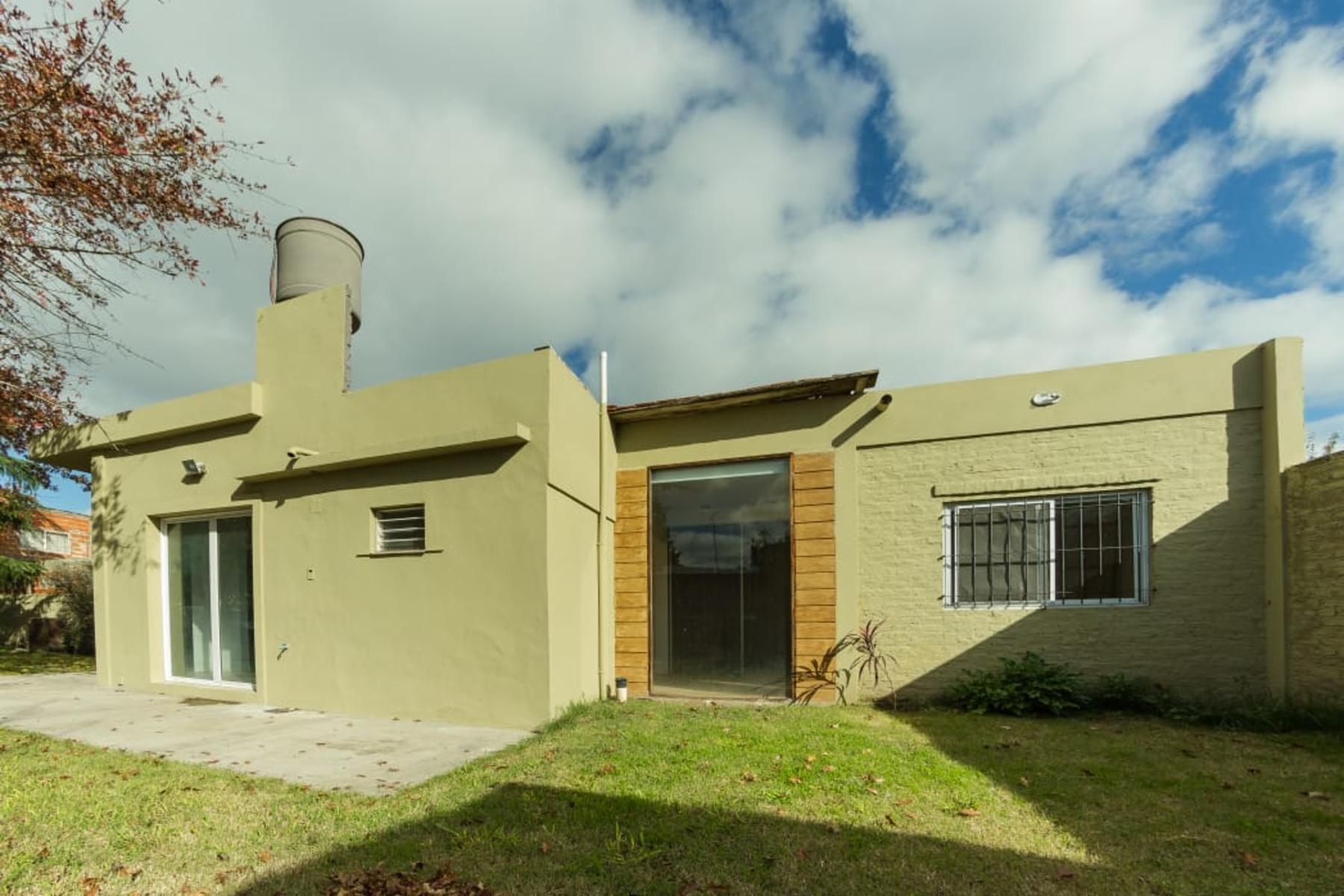 EXCELENTE unidad a estrenar tipo Ph de 55m2 sobre terreno de 260m2 U$S 65.000