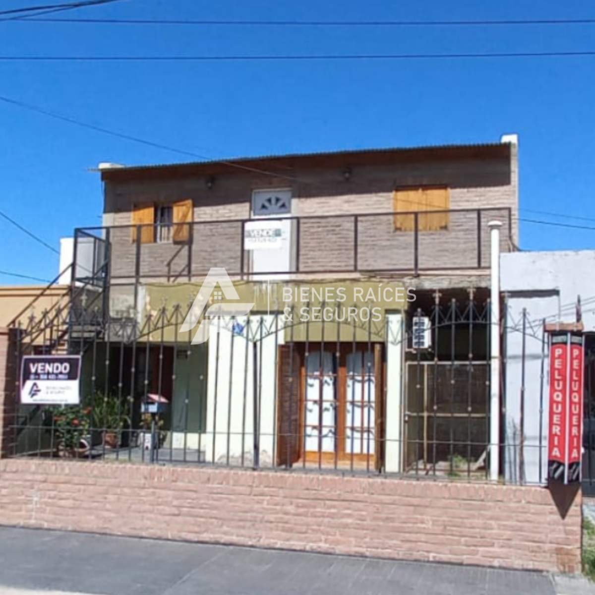 Casa con departamento en Planta Alta en venta zona terminal de ómnibus