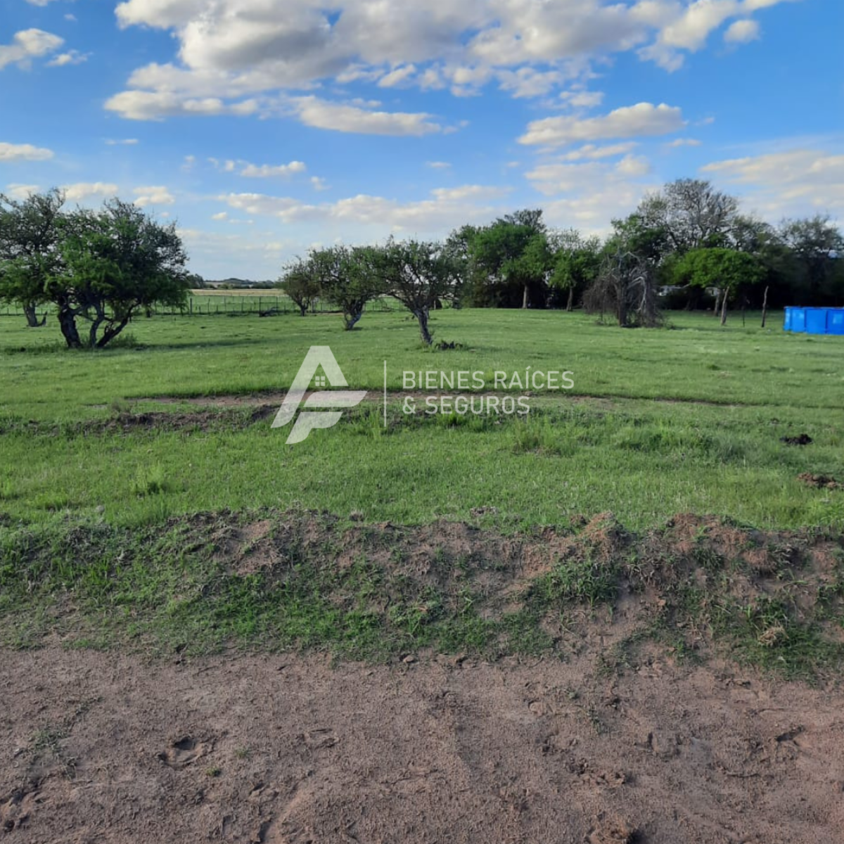 Terreno en venta camino a Tres acequias