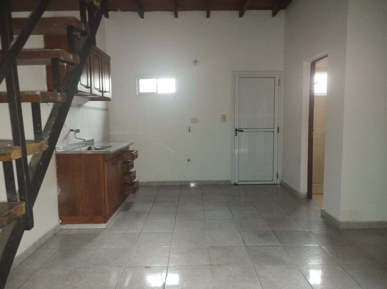 ALQUILO DUPLEX DE DOS DORMITORIOS LINDO Y ECONOMICO