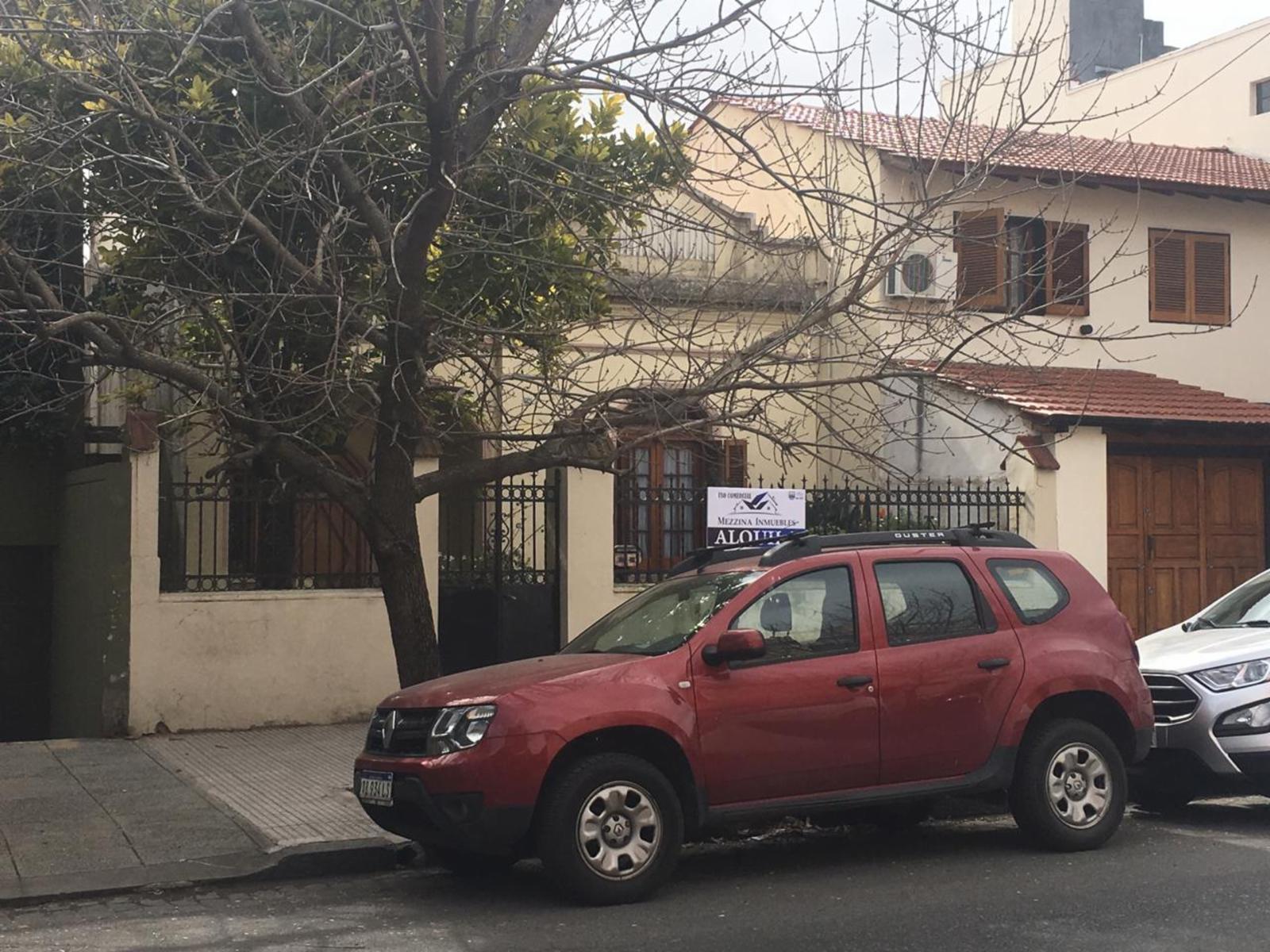 ALQUILER CASA 5 AMBIENTES USO COMERCIAL