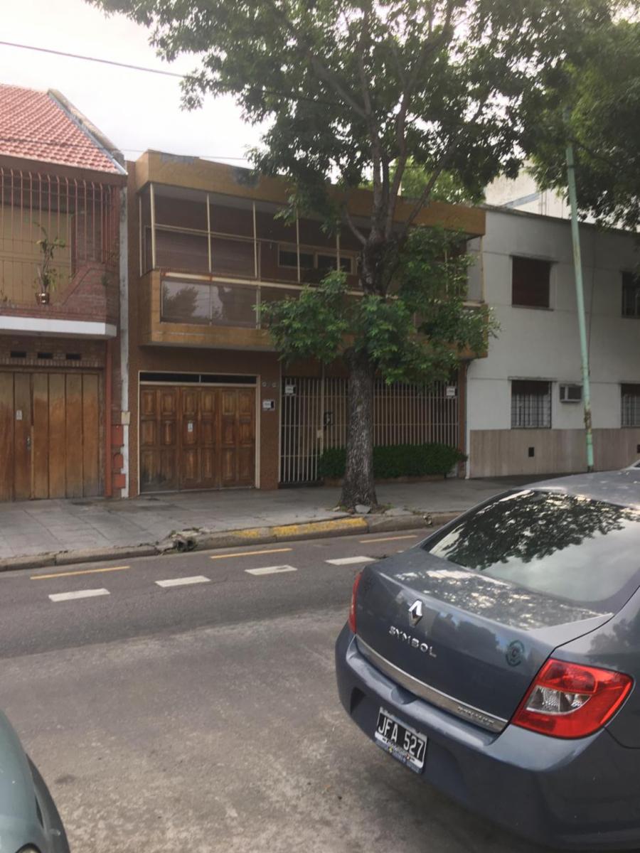 CASA EN VILLA PUEYRREDON LOTE PROPIO