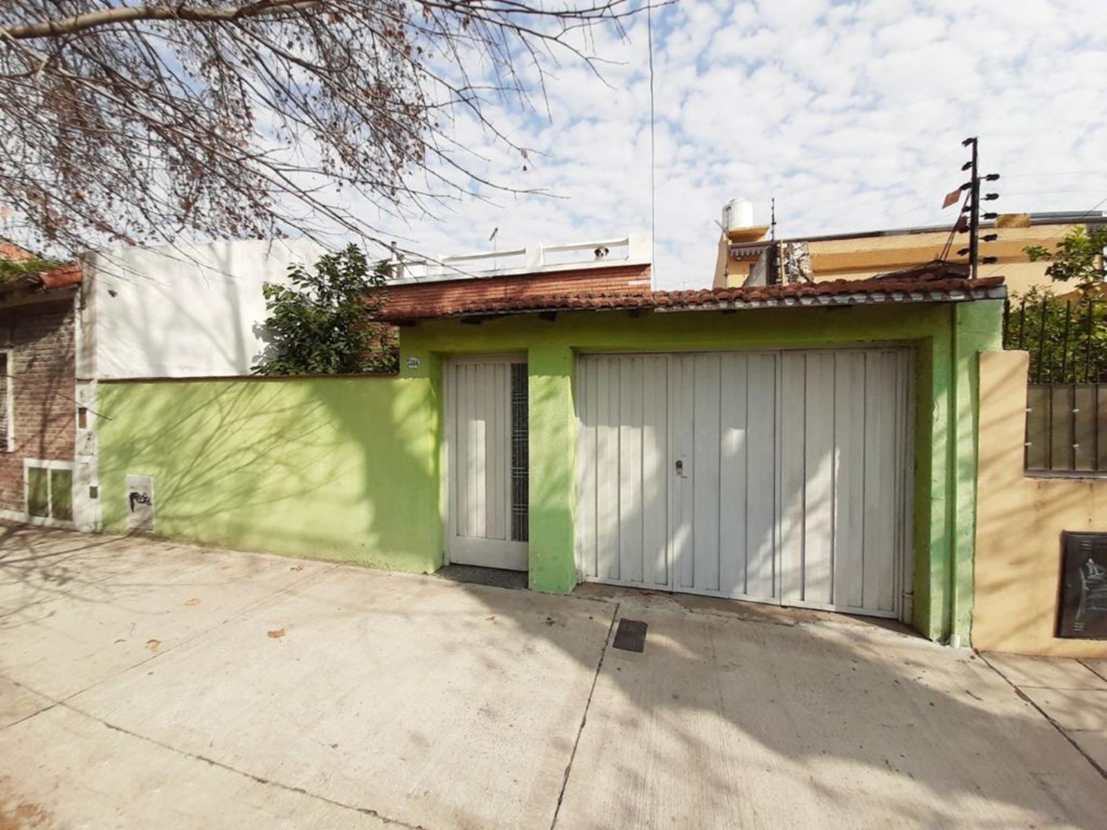 Venta casa 6 Ambentes con cochera - Villa Pueyrredon