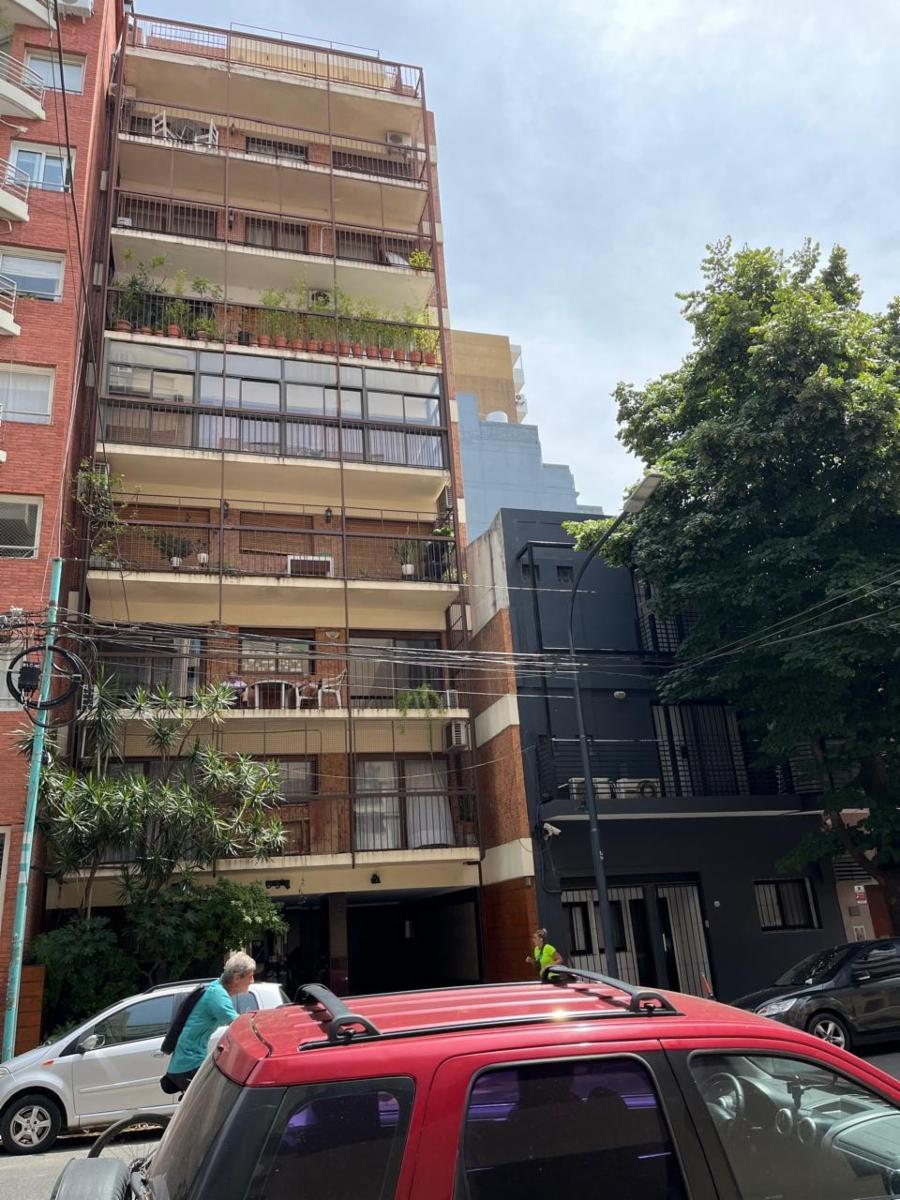Venta 2 Amb. En Belgrano Con Balcon Terraza C/parrilla + Cochera Fija + Baulera