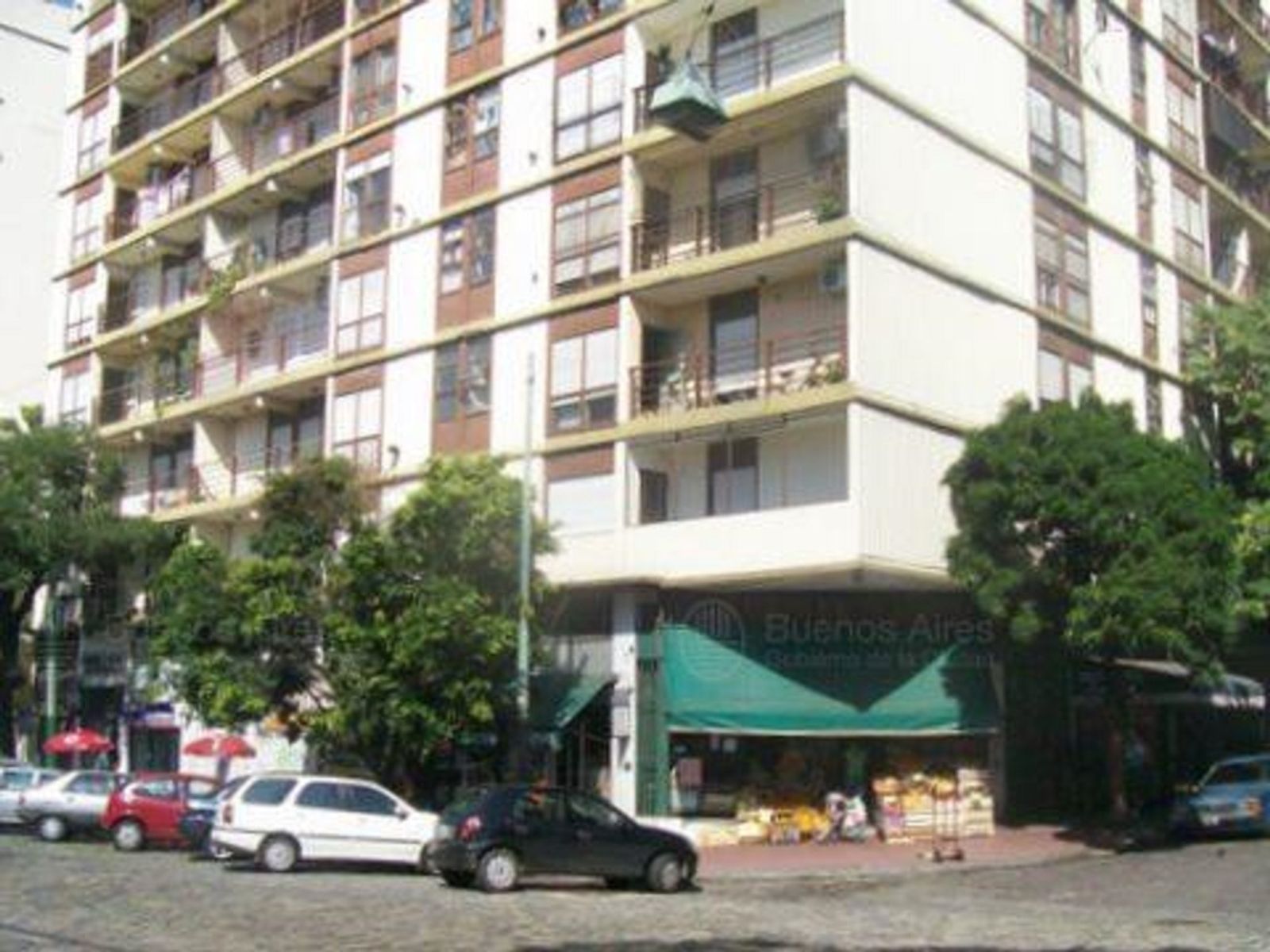 ALQUILER 1 AMBIENTE EN PARQUE LEZAMA + COCINA CON LAVADERO