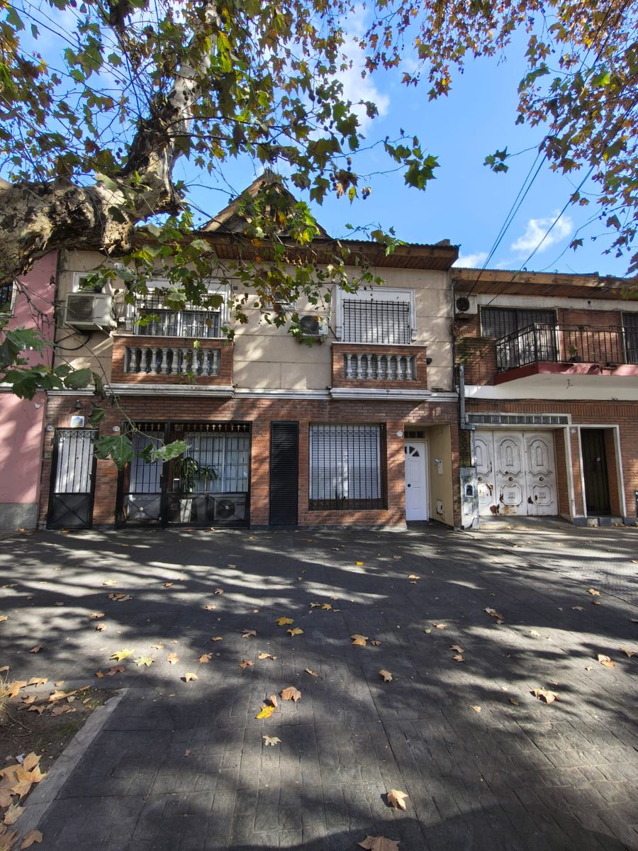 Venta Ph 4 Ambinetes Con Patio Y Jardin Con Pileta - Villa Urquiza