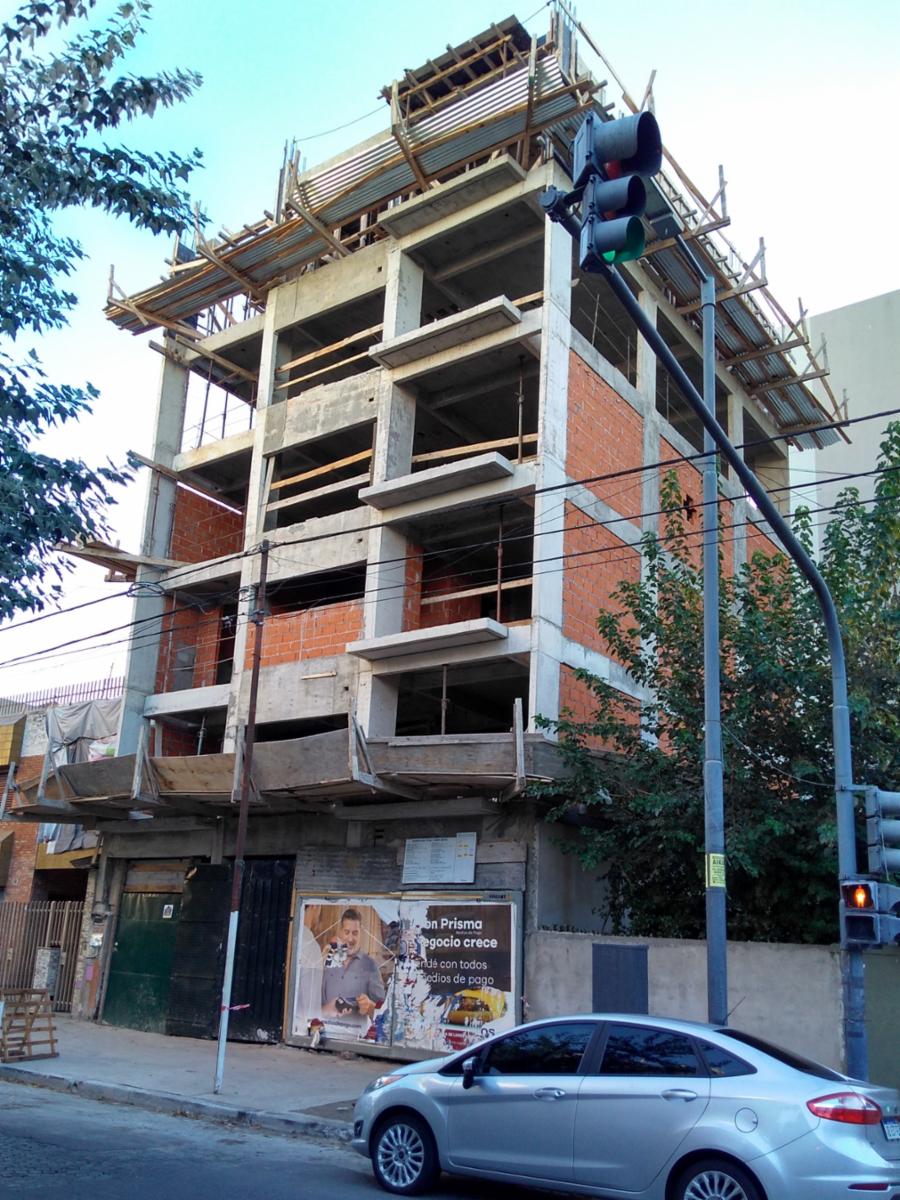 Venta en pozo de unidades de 2 y 3 amb. en Liniers