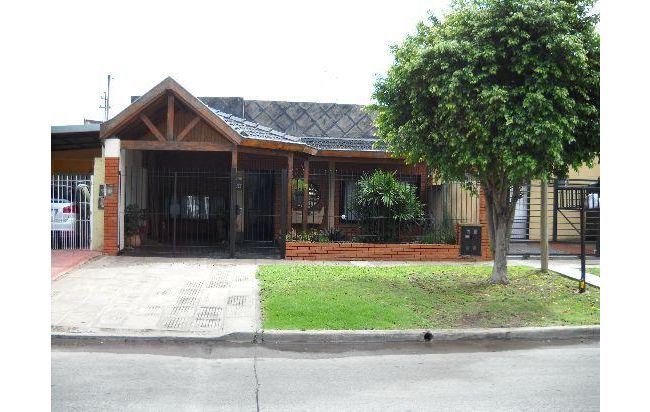 Casa 4 amb. Villa Ariz Ituzaingo.