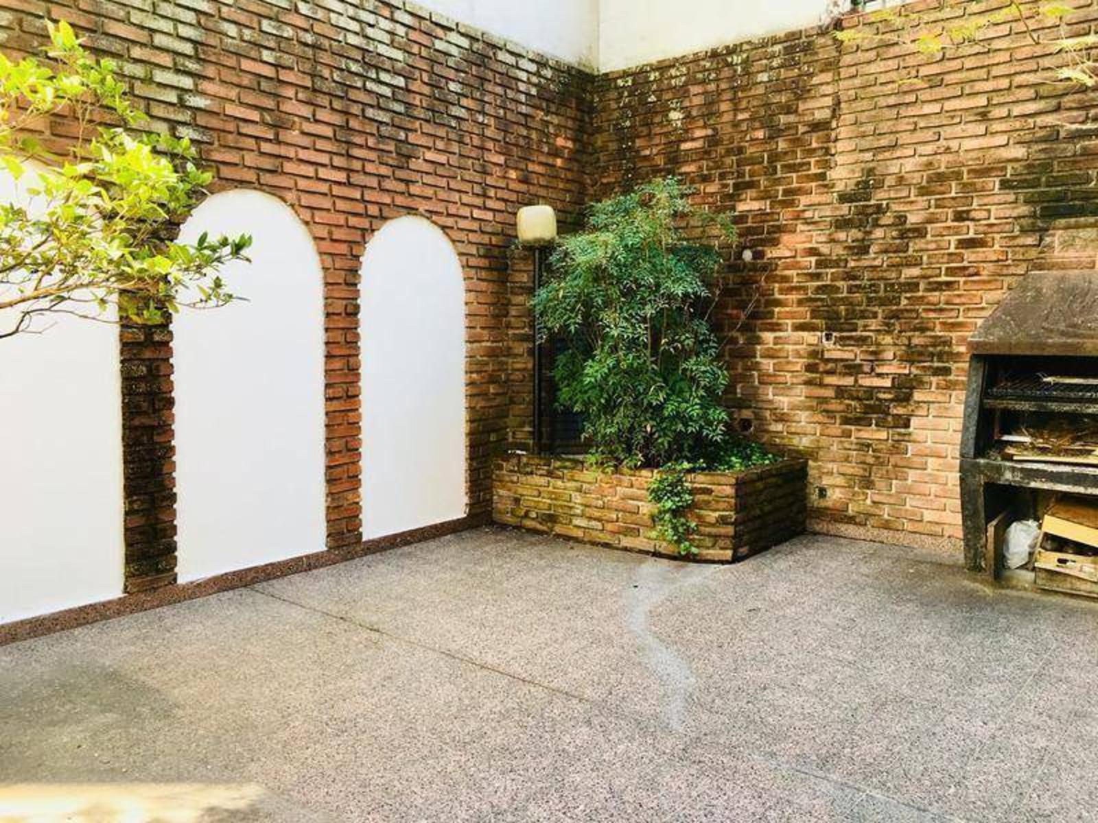 Palermo - Excelente Ubicación - - 3 ambientes - primer piso con gran patio