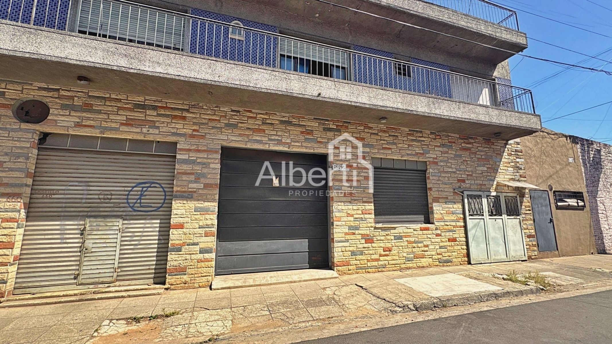 ALQUILER GALPÓN / LOCAL MULTIUSO EN RAMOS MEJÍA SUR.