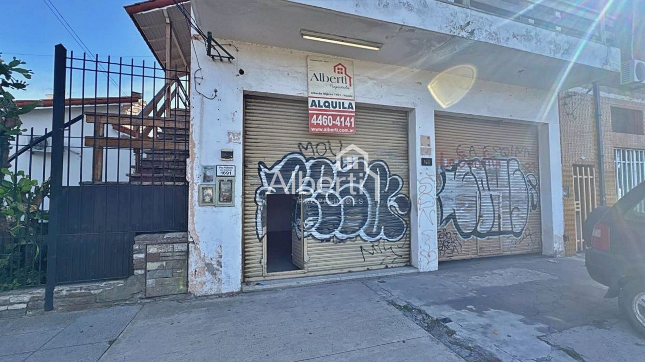 ALQUILER LOCAL COMERCIAL EN EL PALOMAR FRENTE AL PARQUE LINEAL.