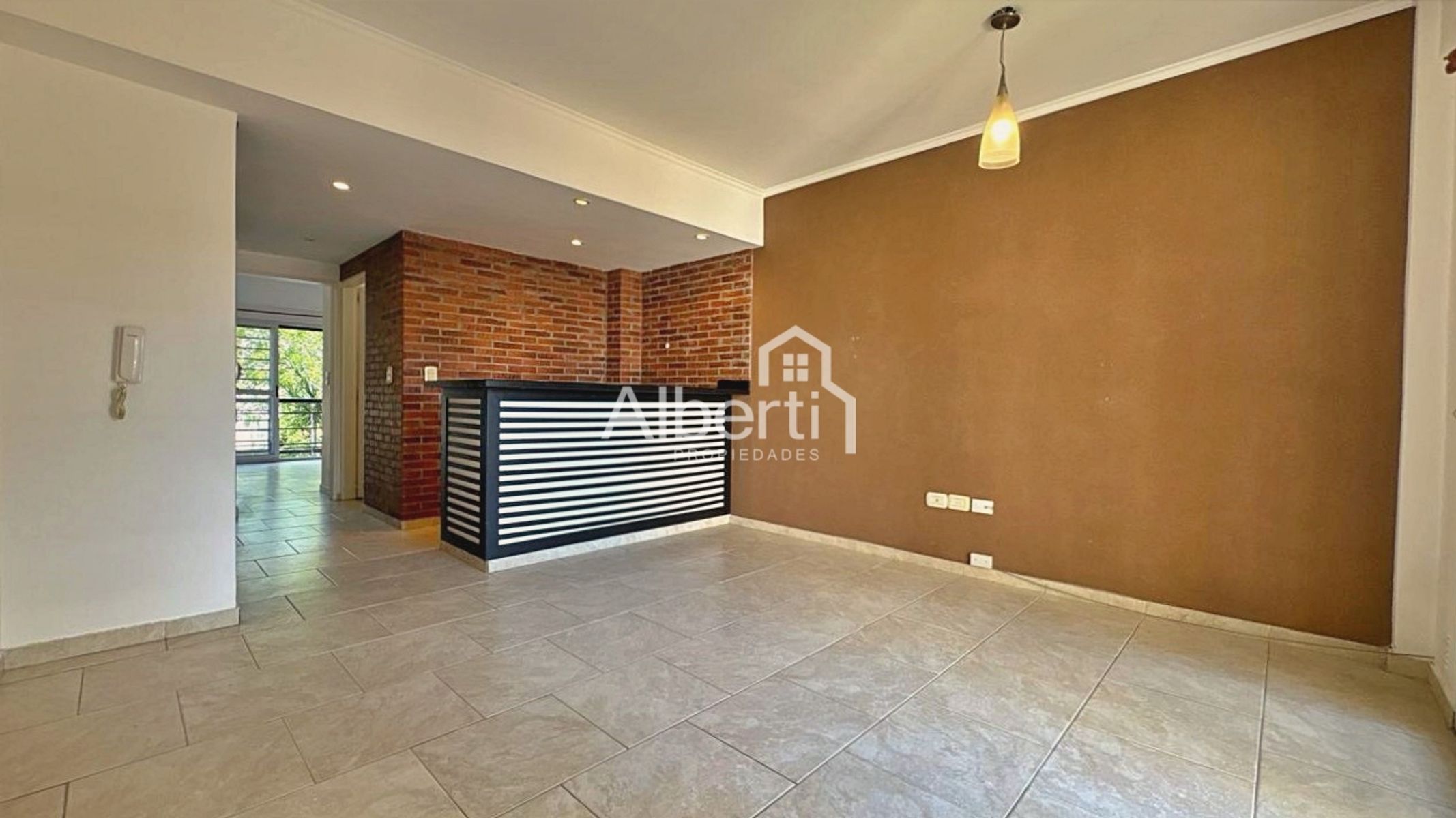 ALQUILER DEPARTAMENTO 2 AMBIENTES CON COCHERA EN HAEDO NORTE.