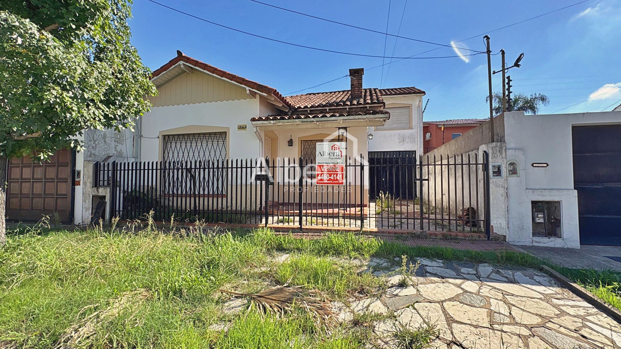 VENTA CHALET 4 AMBIENTES EN HAEDO NORTE - BARRIO GÜEMES.