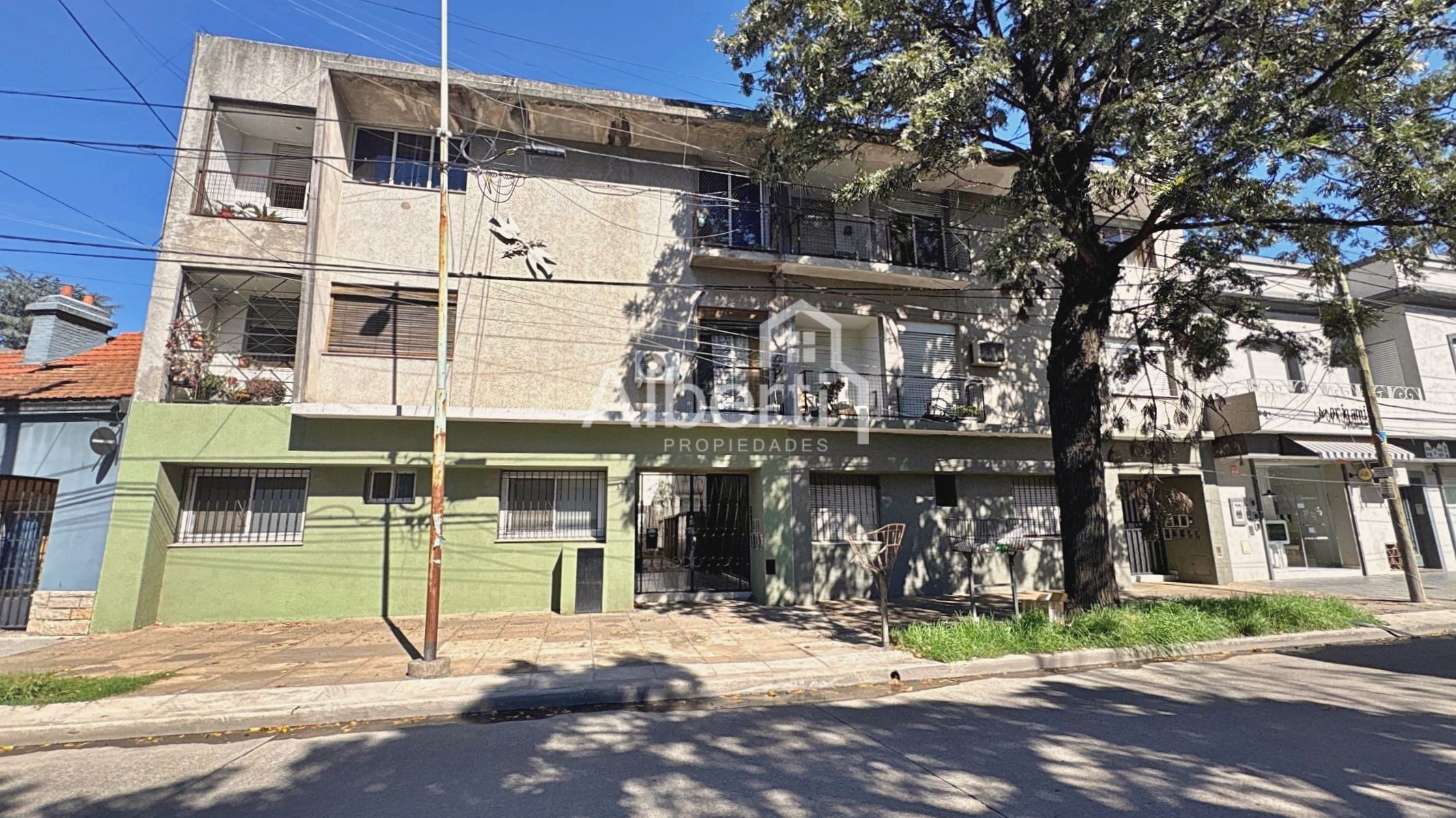 ALQUILER DEPARTAMENTO 2 AMBIENTES EN HAEDO CENTRO.