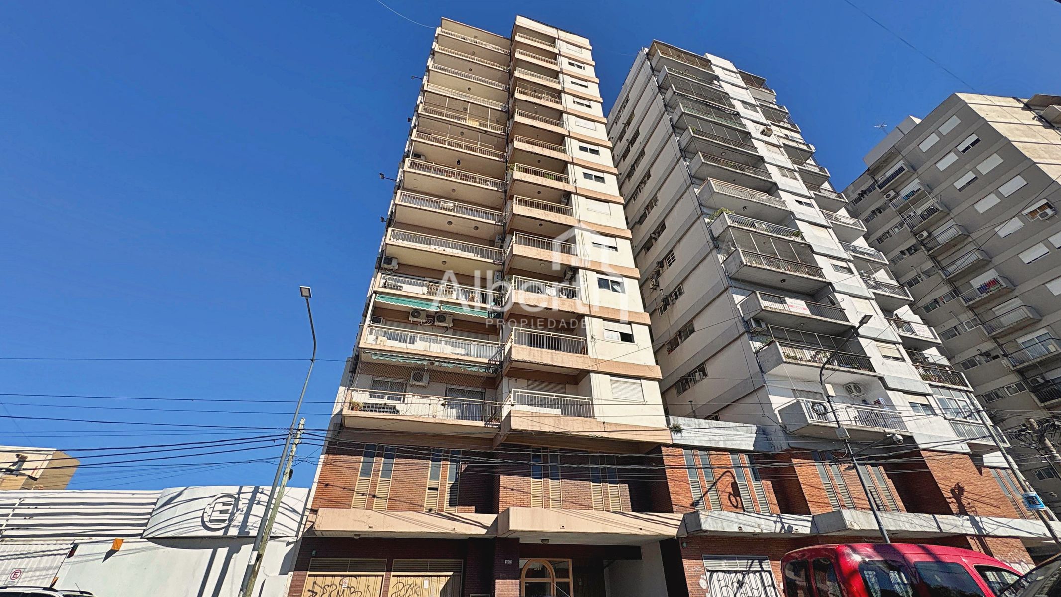VENTA DEPARTAMENTO 2 AMBIENTES EN RAMOS MEJÍA CON TERRAZA.