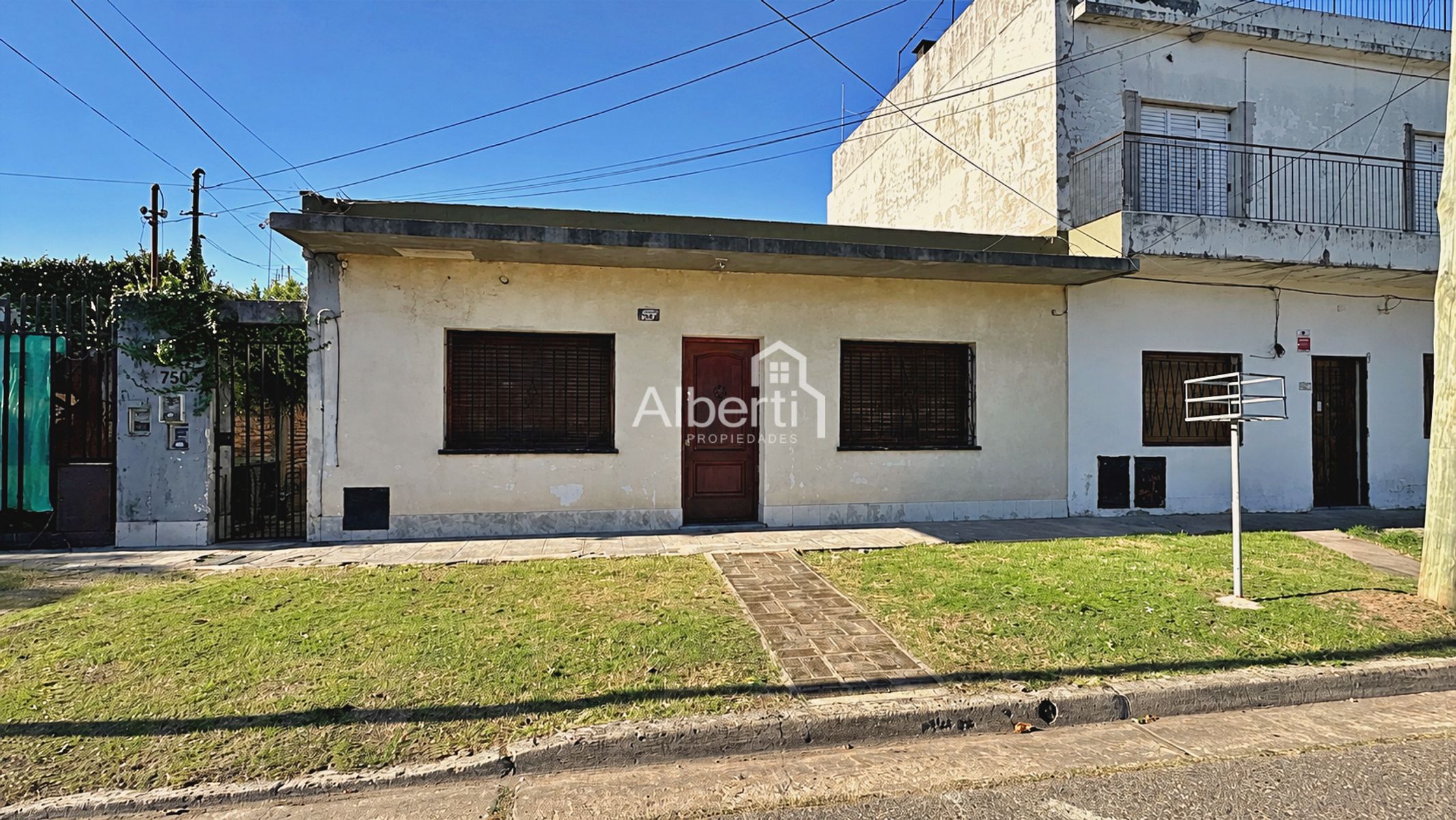 ALQUILER CASA EN P.H. 3 AMBIENTES EN MORÓN SUR.