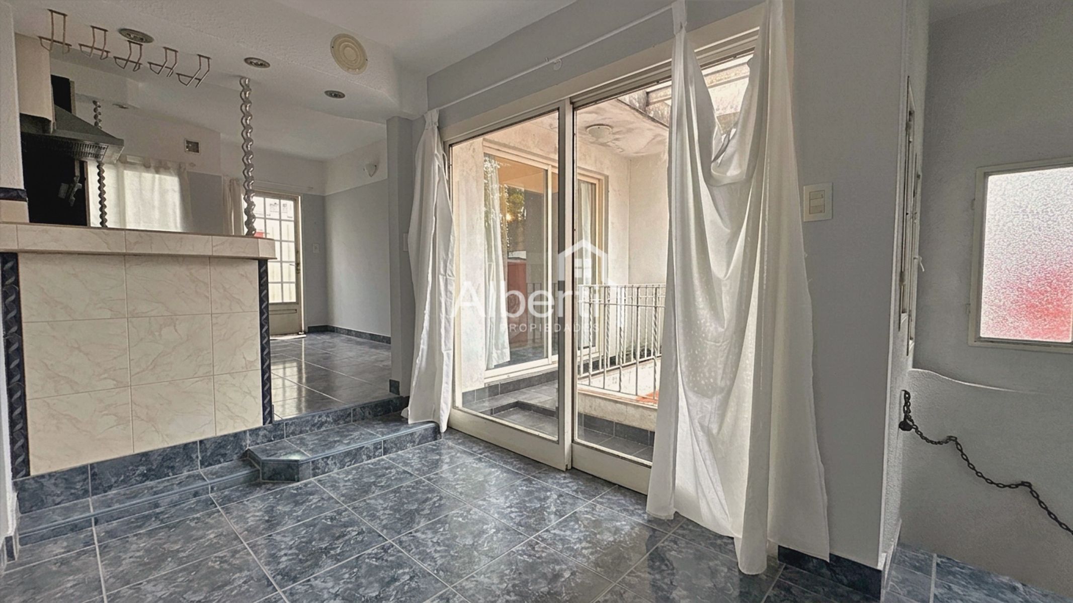 ALQUILER P.H 3 AMBIENTES CON TERRAZA EN HAEDO NORTE.