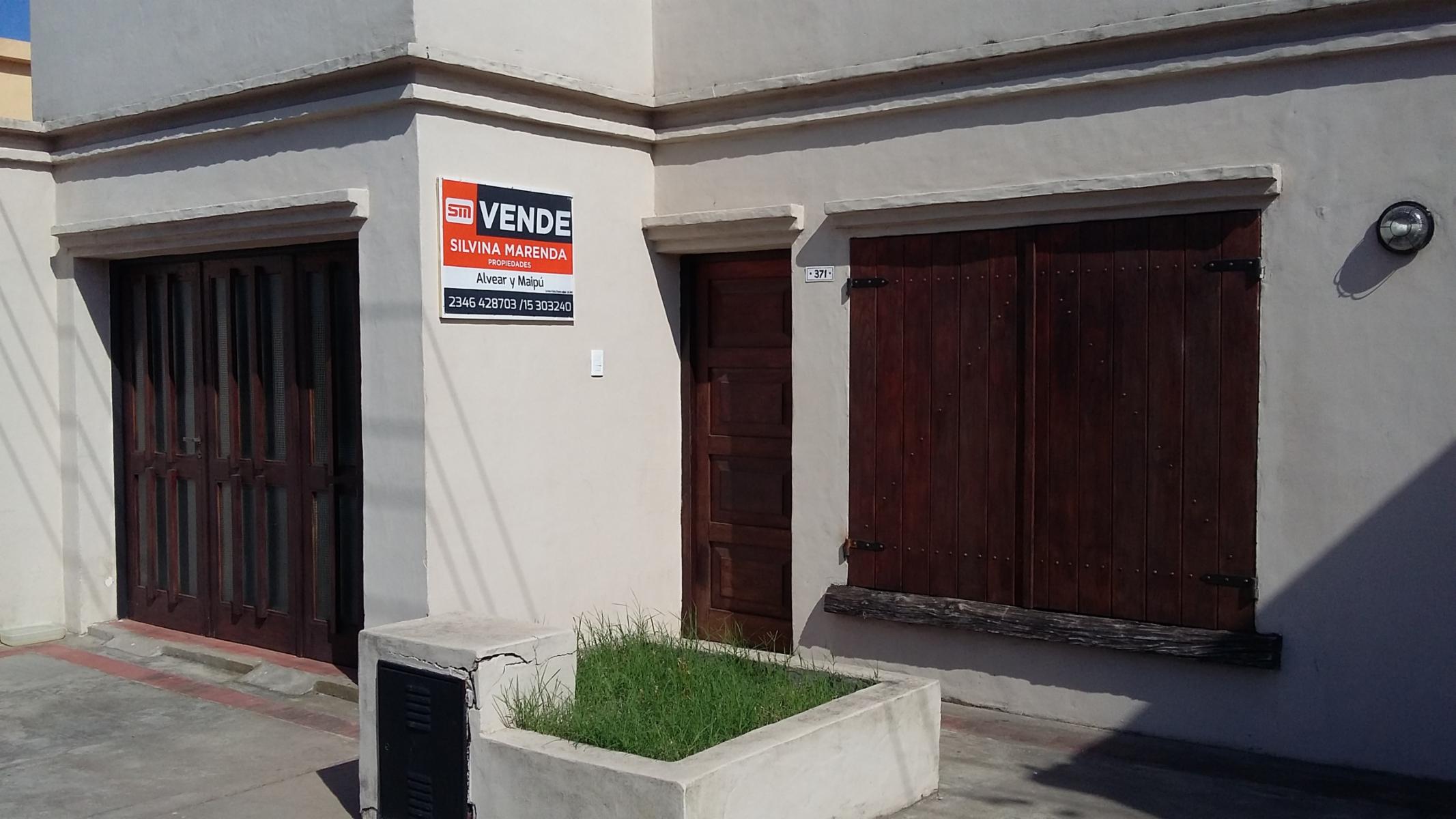 Casa con amplio jardín