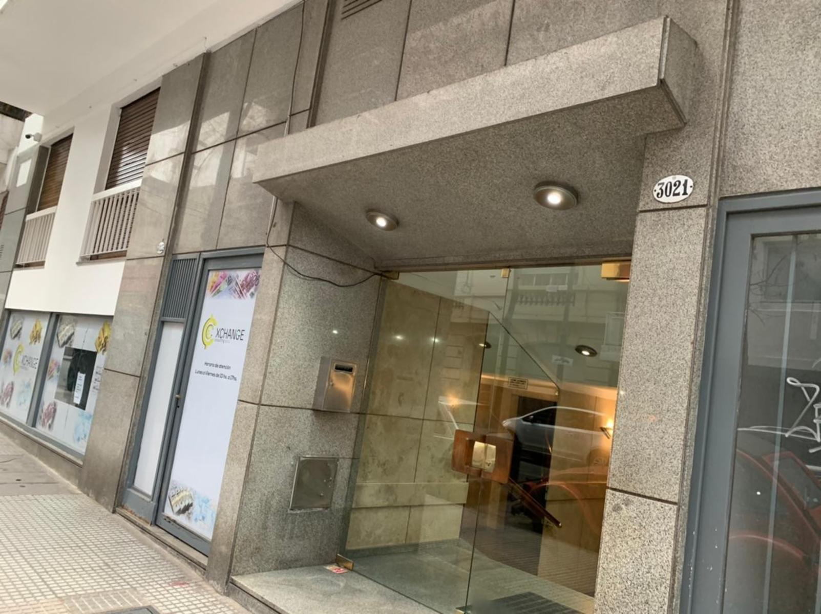 Importante propiedad en CABA, al contrafrente en edificio c/ ascensor. Ubicado en Peña al 300.