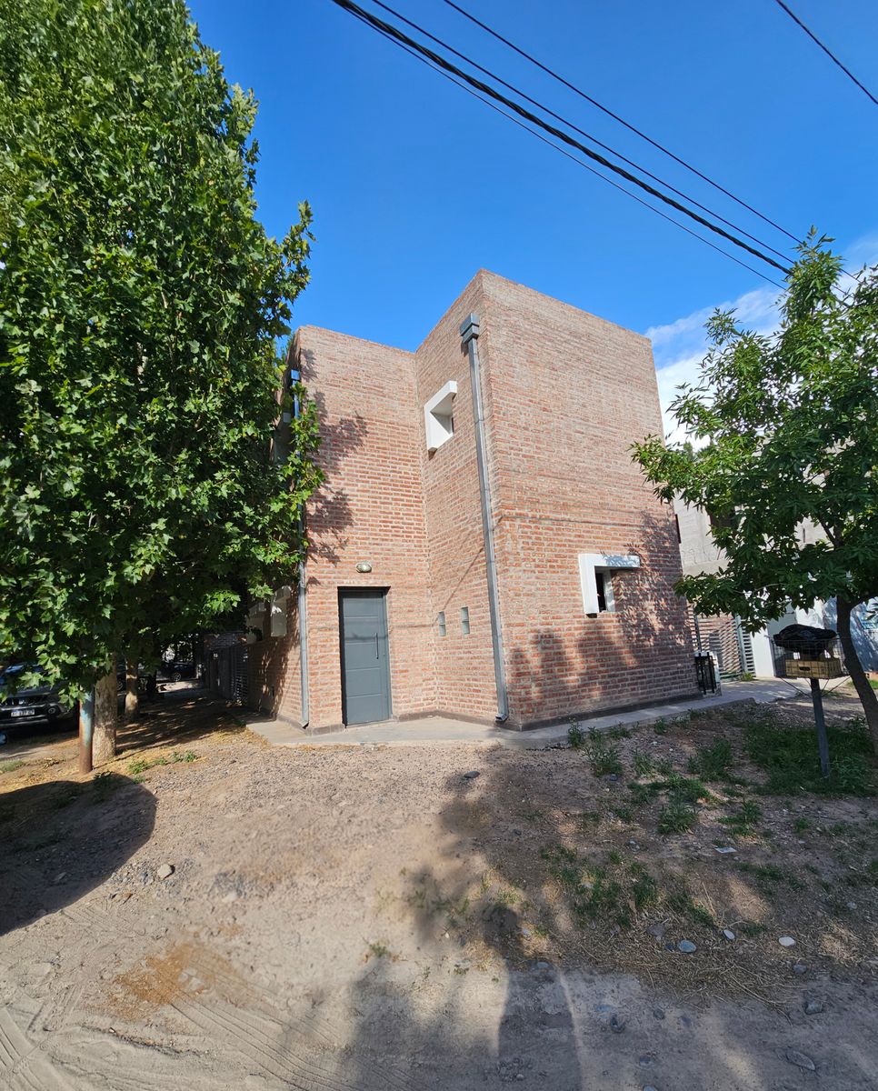 DUPLEX EN BARRIO ENTRE AGUAS 2