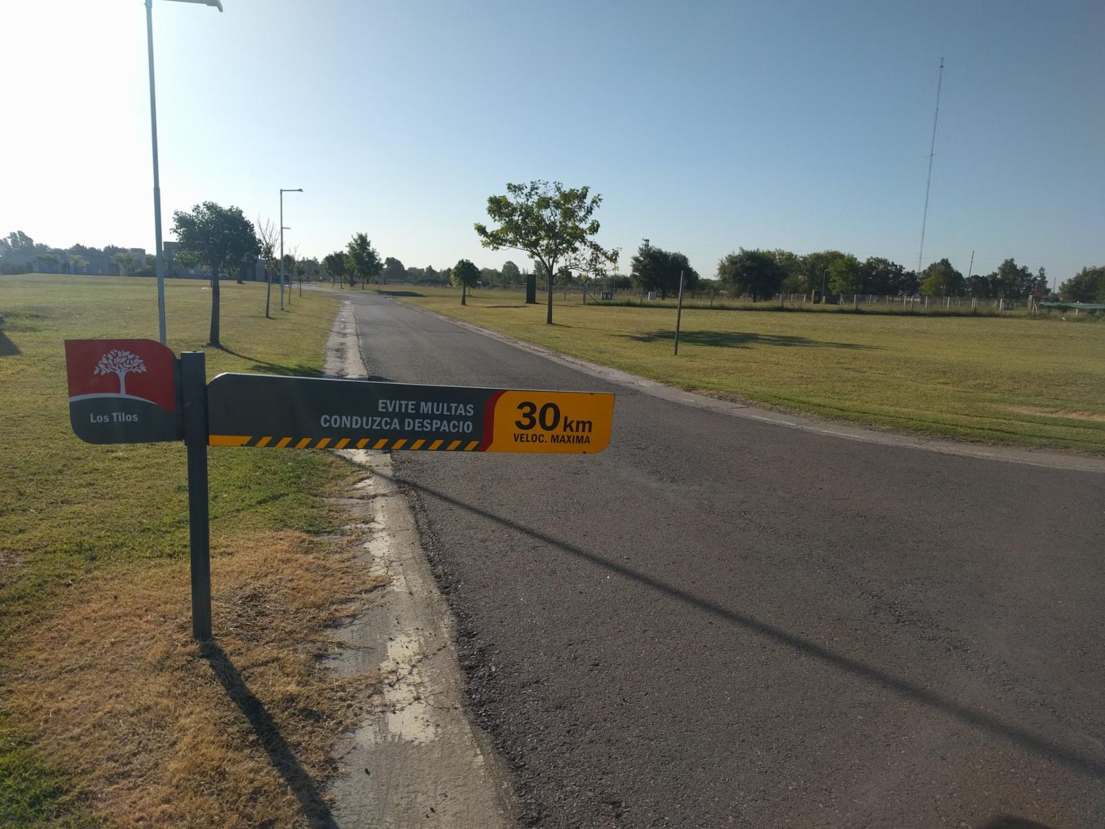 Terreno en Barrio Privado &ampampampampquotCosta Verde&quot con gran espacio verde para disfrutar.