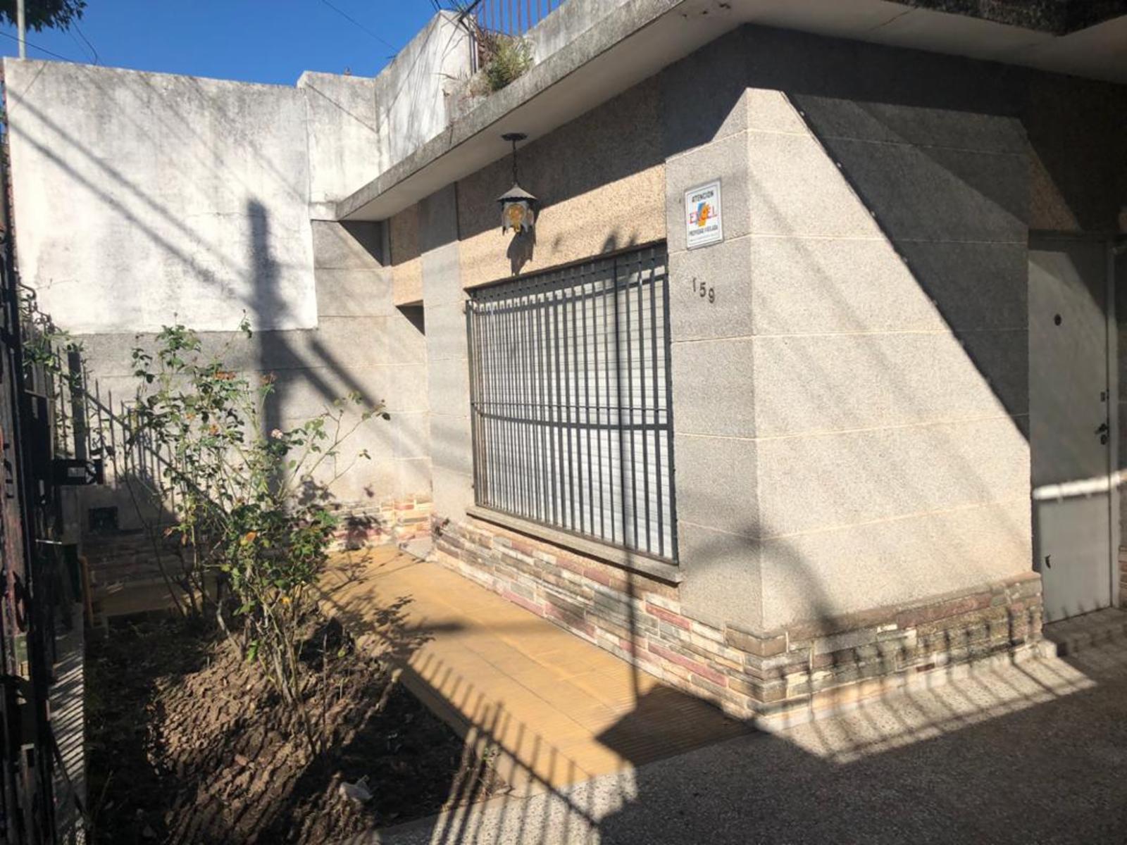 Excelente casa a la venta en Alemania 150. Junín.