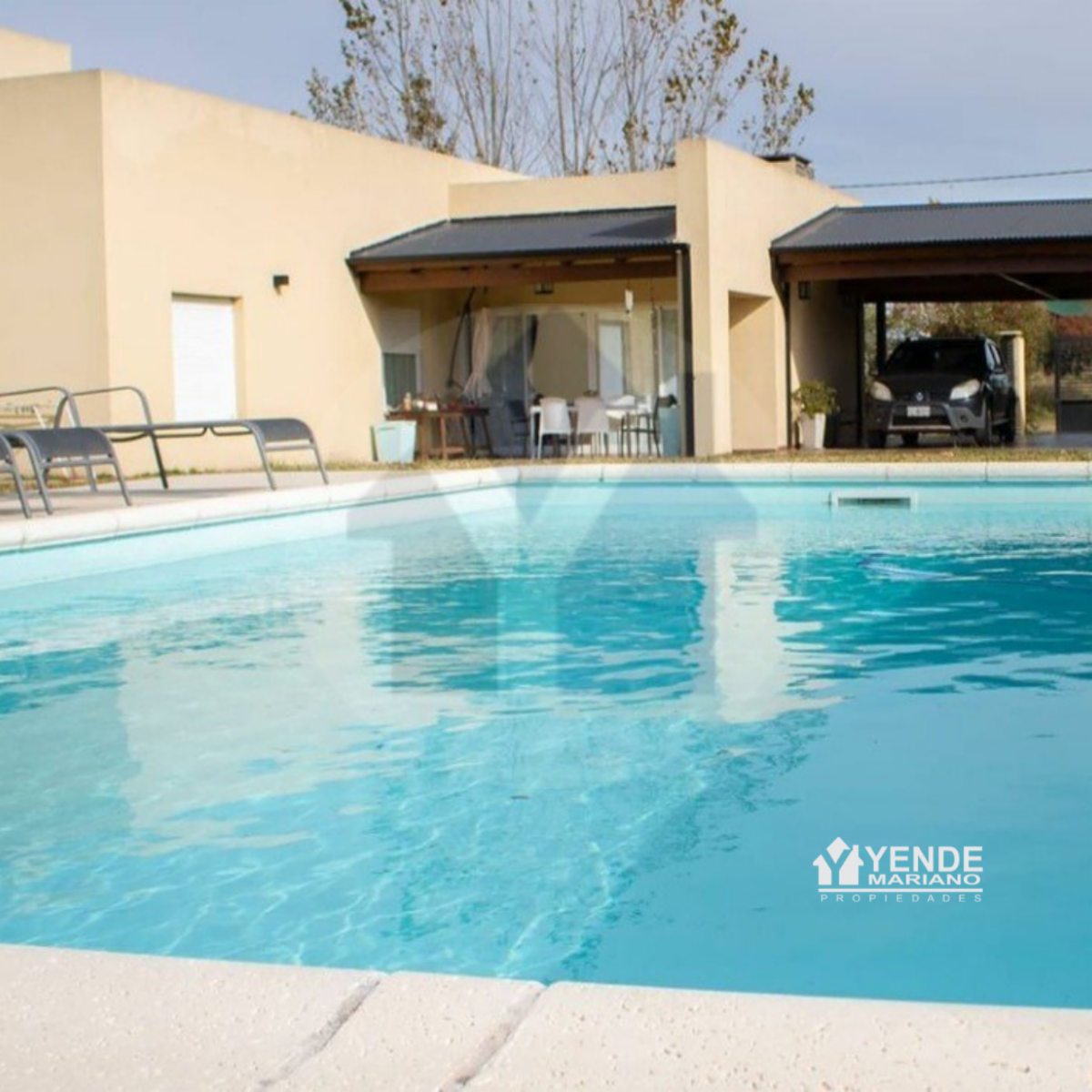 HERMOSA QUINTA CON AMPLIO TERRENO