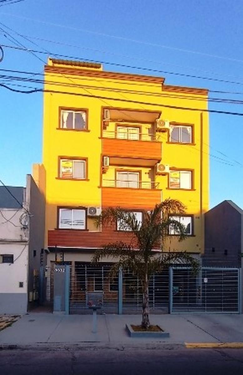 Departamentos de dos ambientes en centro de San Justo.