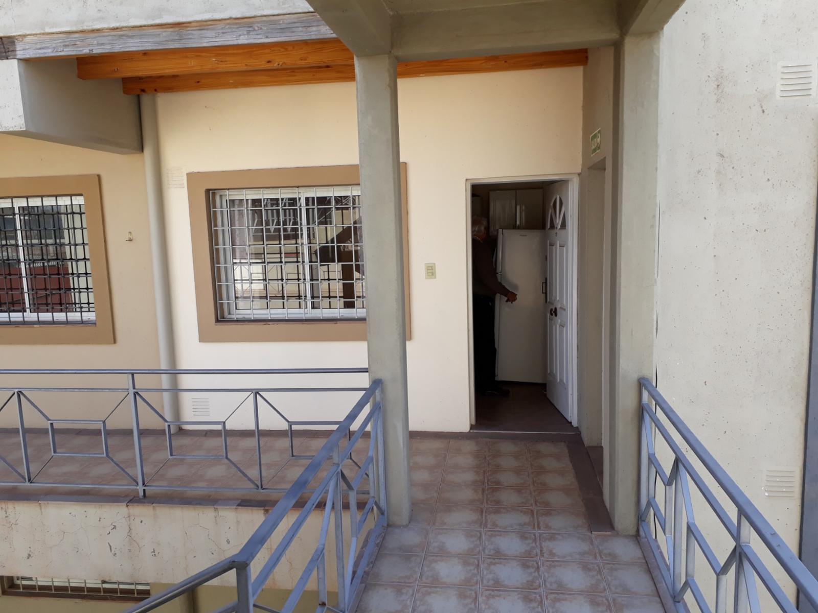 Venta departamento 1 dormitorio, semi-amoblado inmediaciones shopping