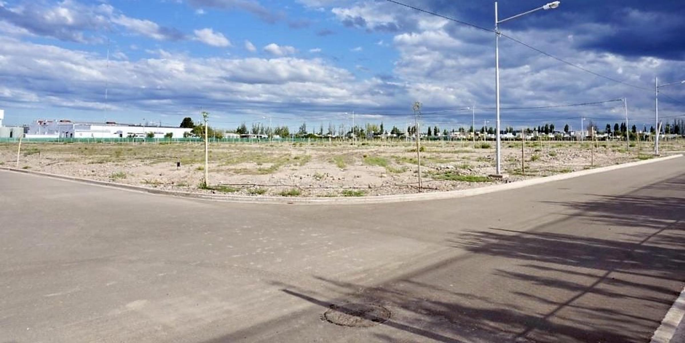 Flores Luvello VENDE LOTE BARRIO PRIVADO &ampquotBOEDO VILLAGE&quot - 500 MTS2